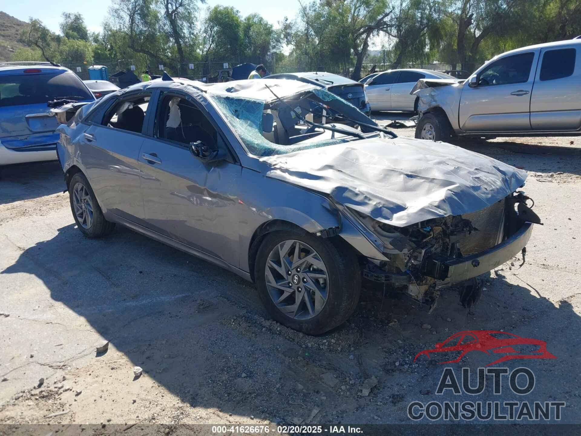 HYUNDAI ELANTRA 2024 - KMHLM4DG8RU679405