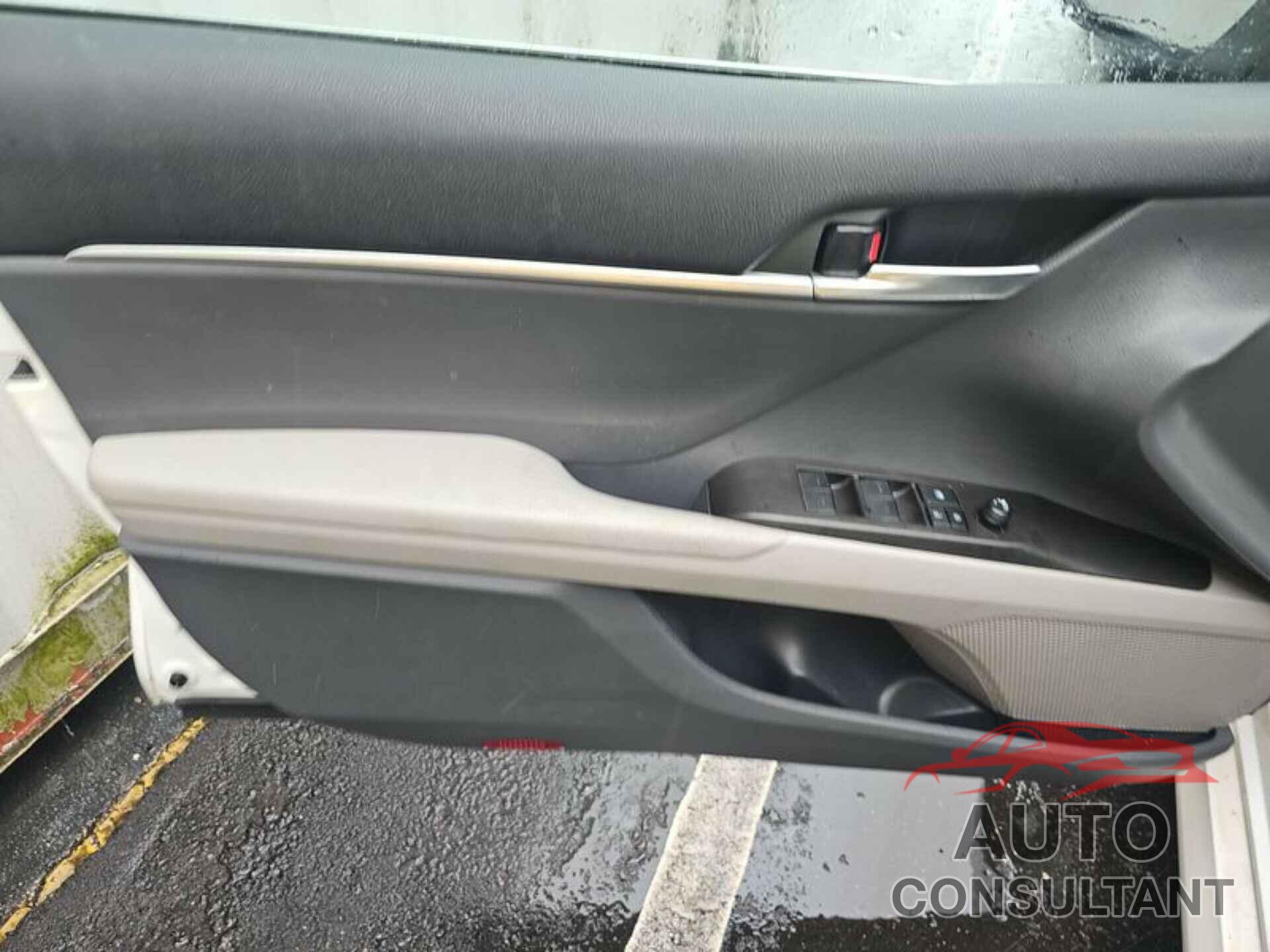 TOYOTA CAMRY 2022 - 4T1C31AK4NU580150