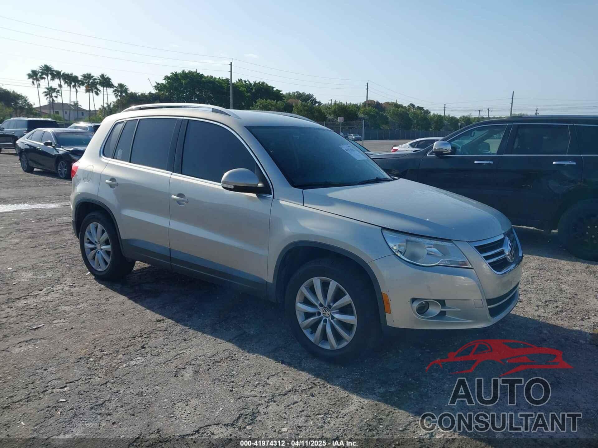 VOLKSWAGEN TIGUAN 2011 - WVGAV7AX2BW536549