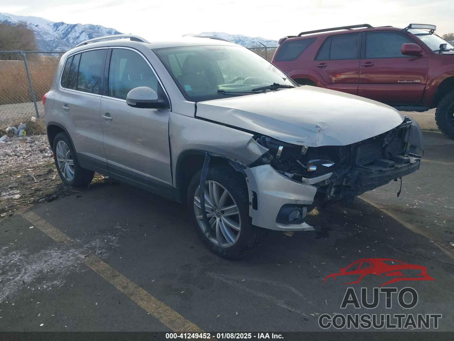 VOLKSWAGEN TIGUAN 2013 - WVGBV3AX4DW564112