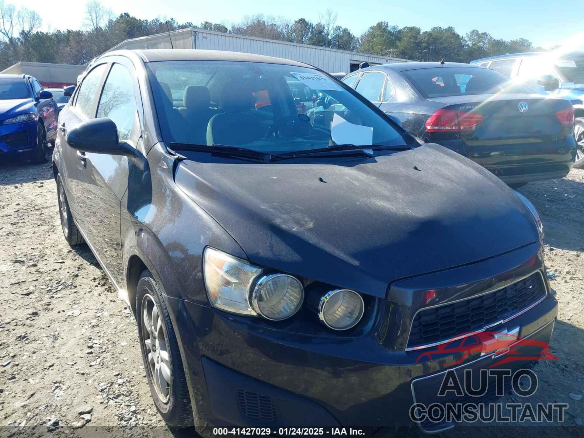 CHEVROLET SONIC 2015 - 1G1JC5SH1F4125031