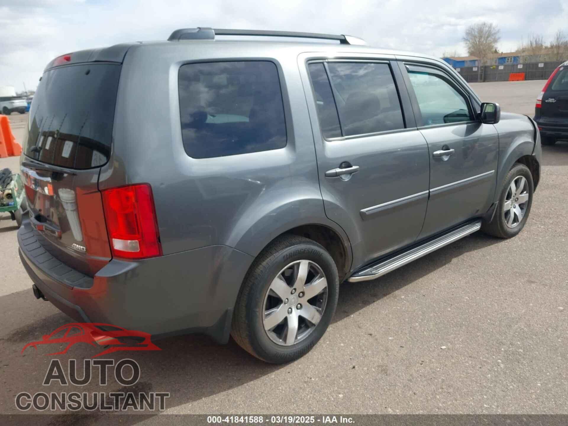 HONDA PILOT 2011 - 5FNYF4H65BB066162