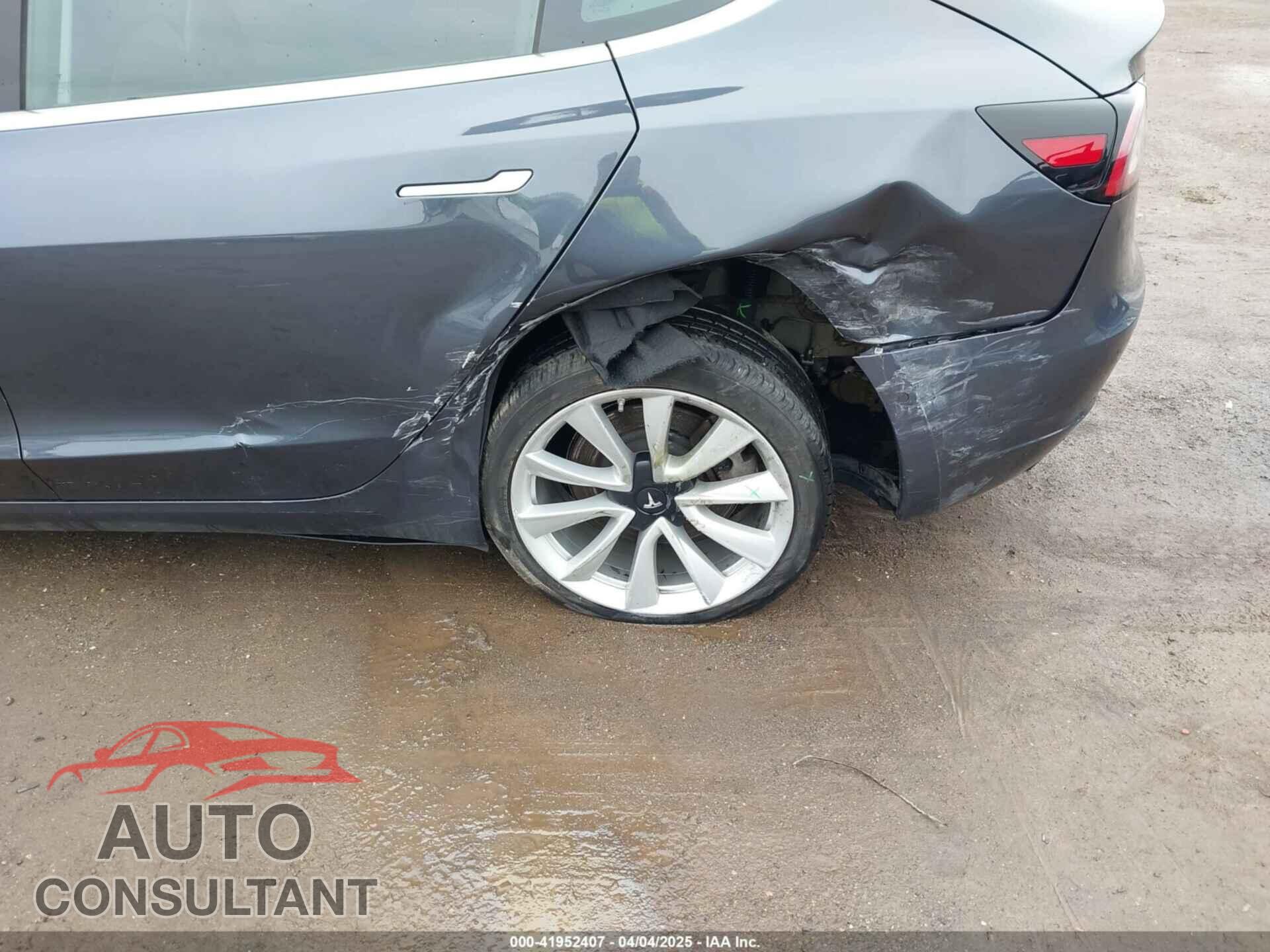 TESLA MODEL 3 2019 - 5YJ3E1EB3KF469294