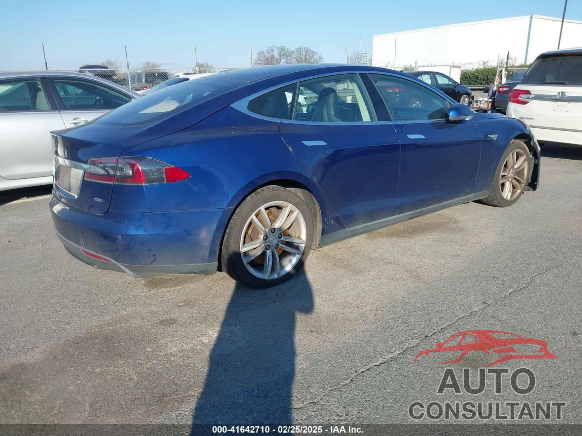 TESLA MODEL S 2015 - 5YJSA1S28FF085223