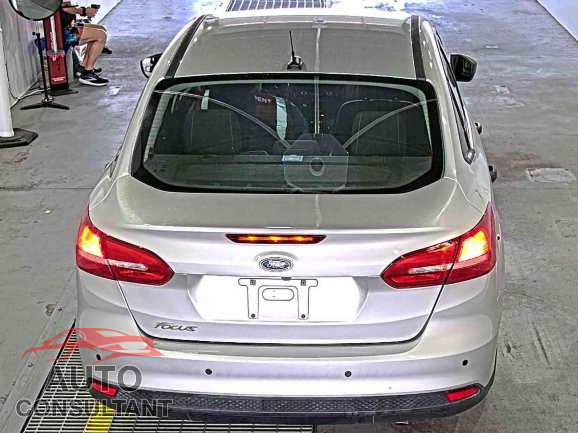 FORD FOCUS 2016 - 1FADP3E26GL366262