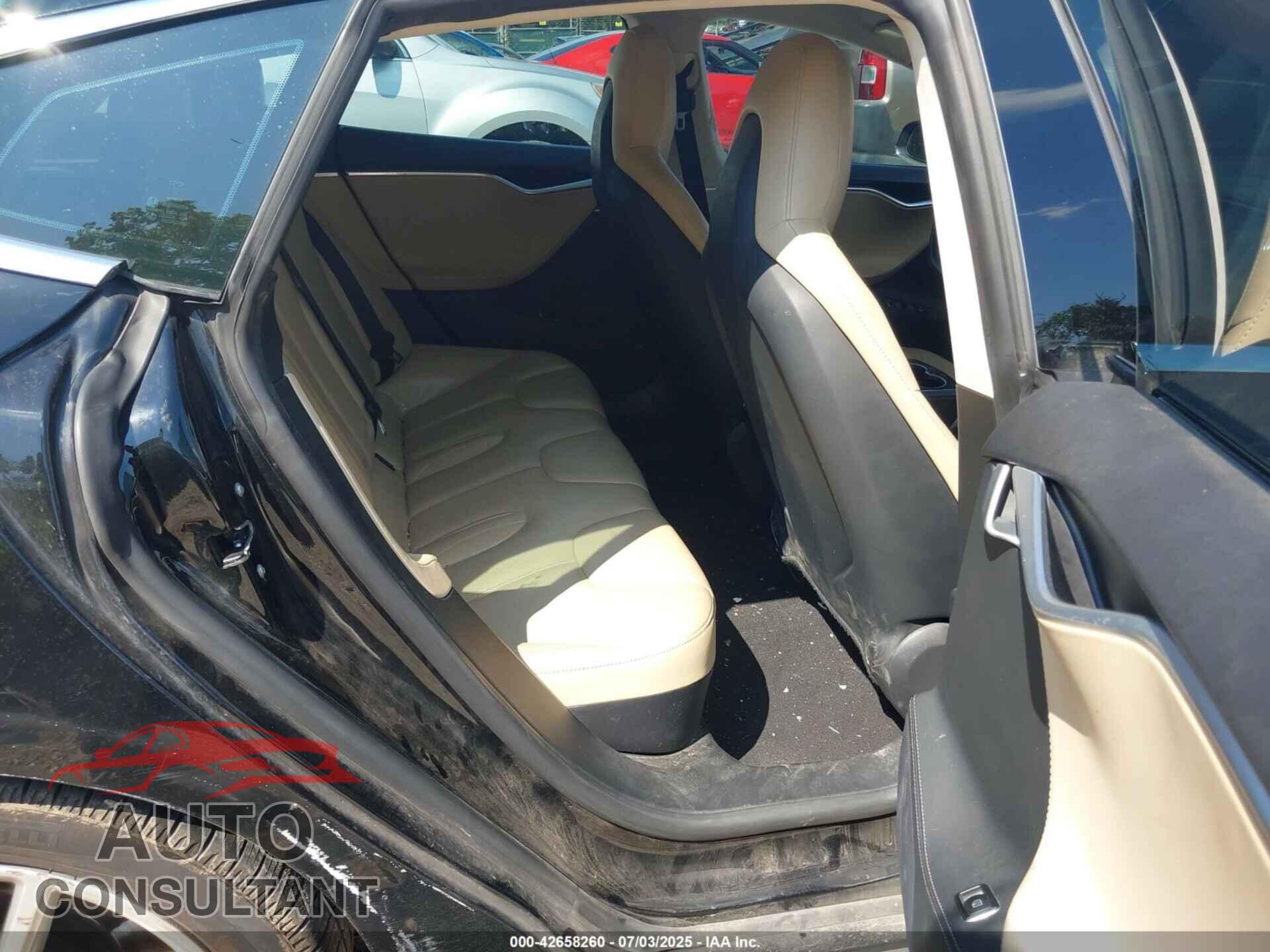TESLA MODEL S 2015 - 5YJSA1S21FF096872