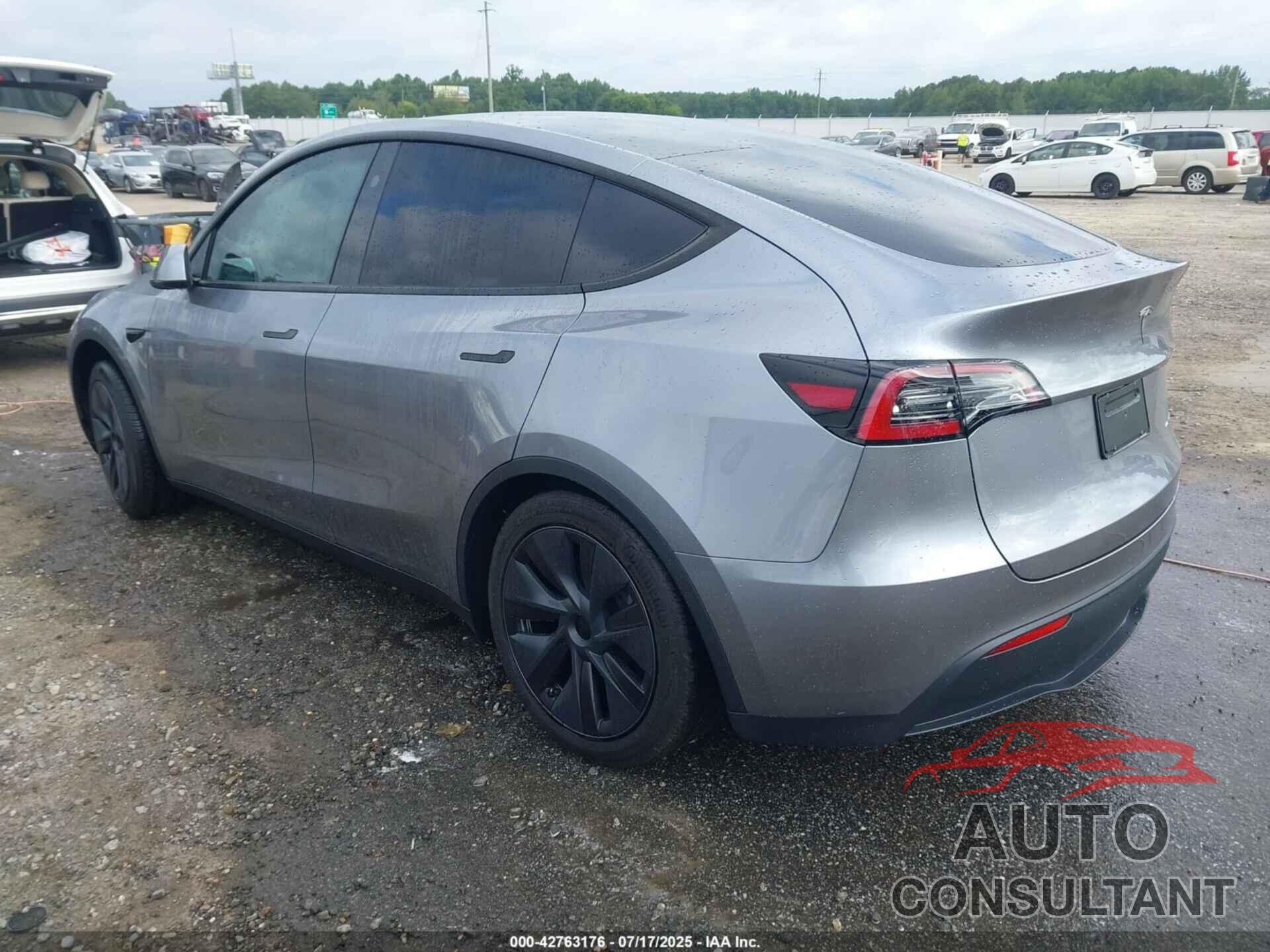 TESLA MODEL Y 2024 - 7SAYGDEE8RA295003