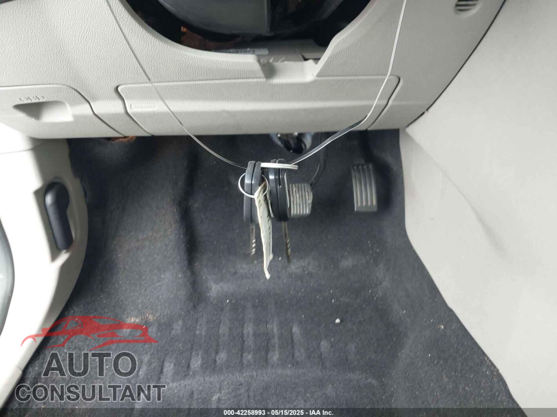 FORD FOCUS 2017 - 1FADP3F28HL227699