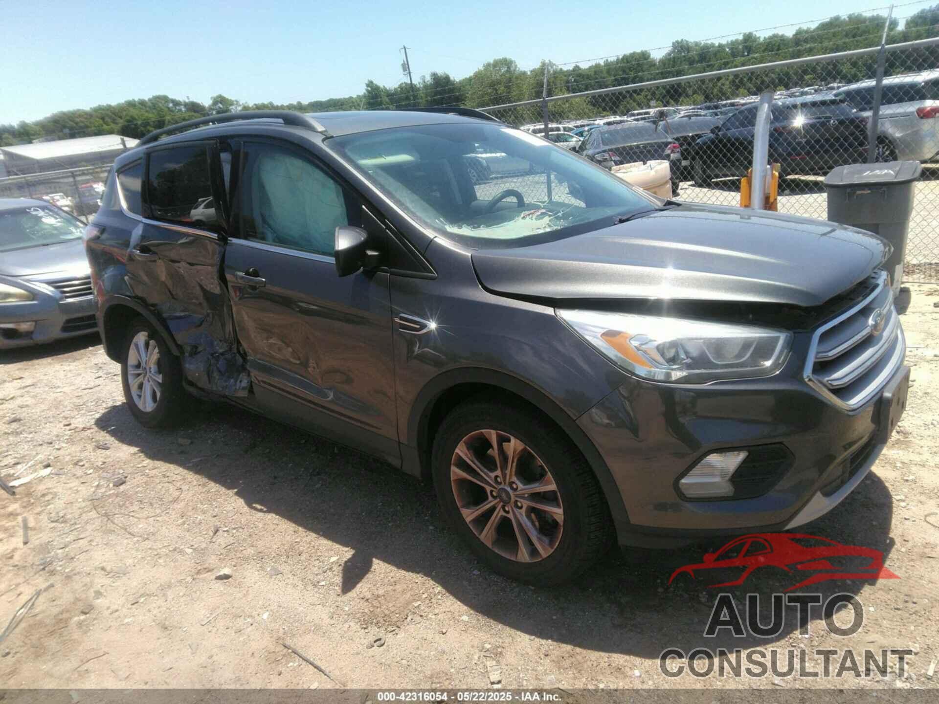 FORD ESCAPE 2017 - 1FMCU9GD2HUE61621