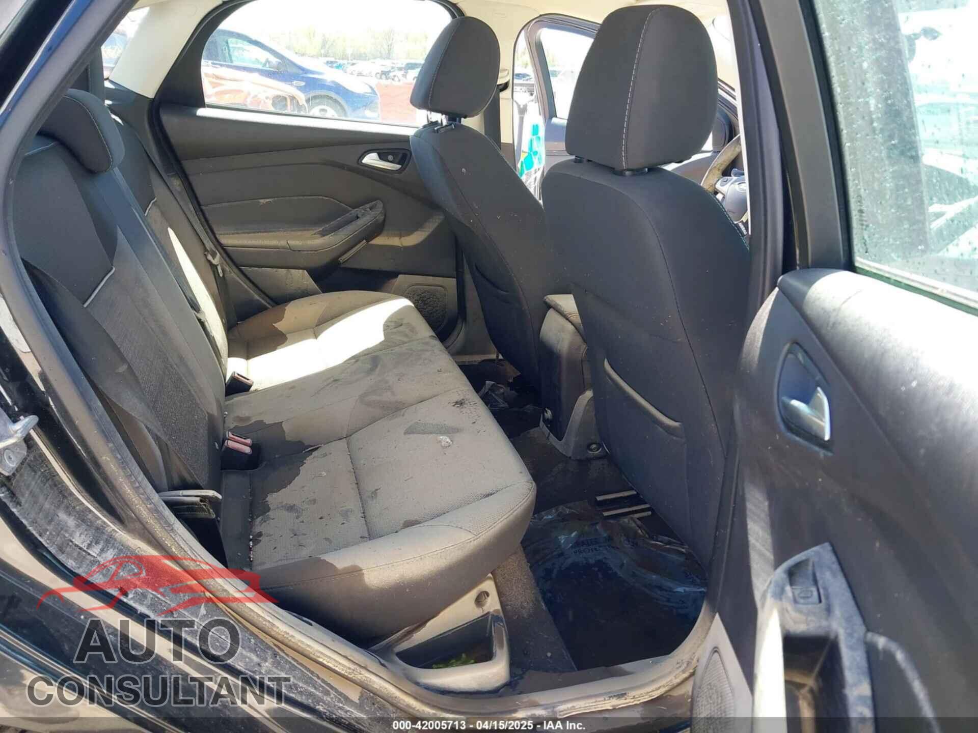 FORD FOCUS 2014 - 1FADP3F23EL218100