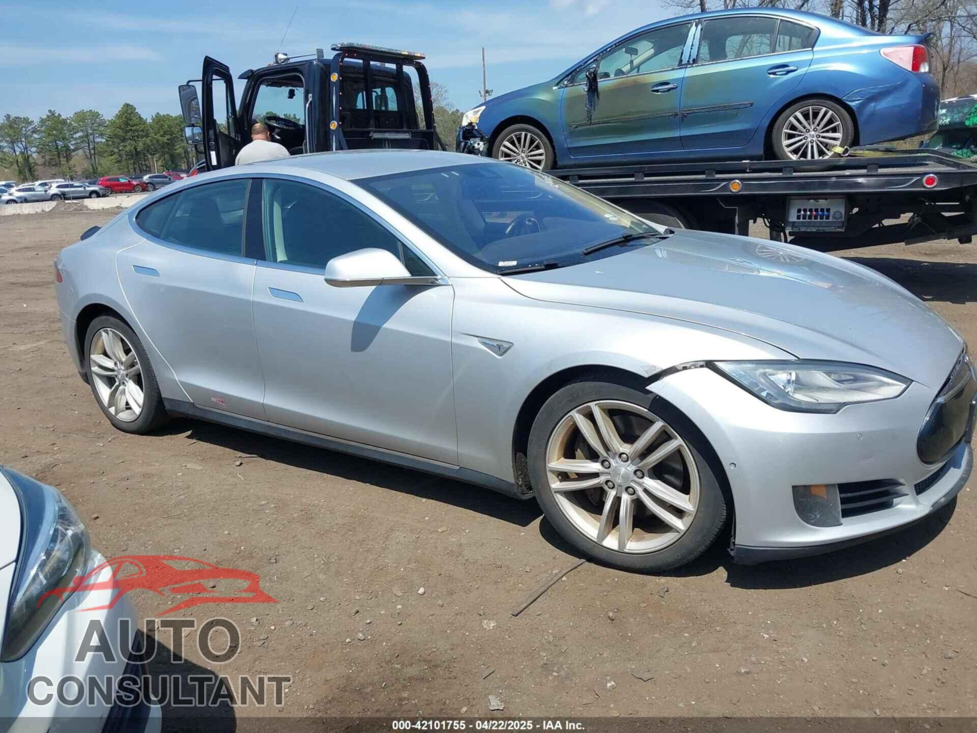 TESLA MODEL S 2015 - 5YJSA1H2XFF084145