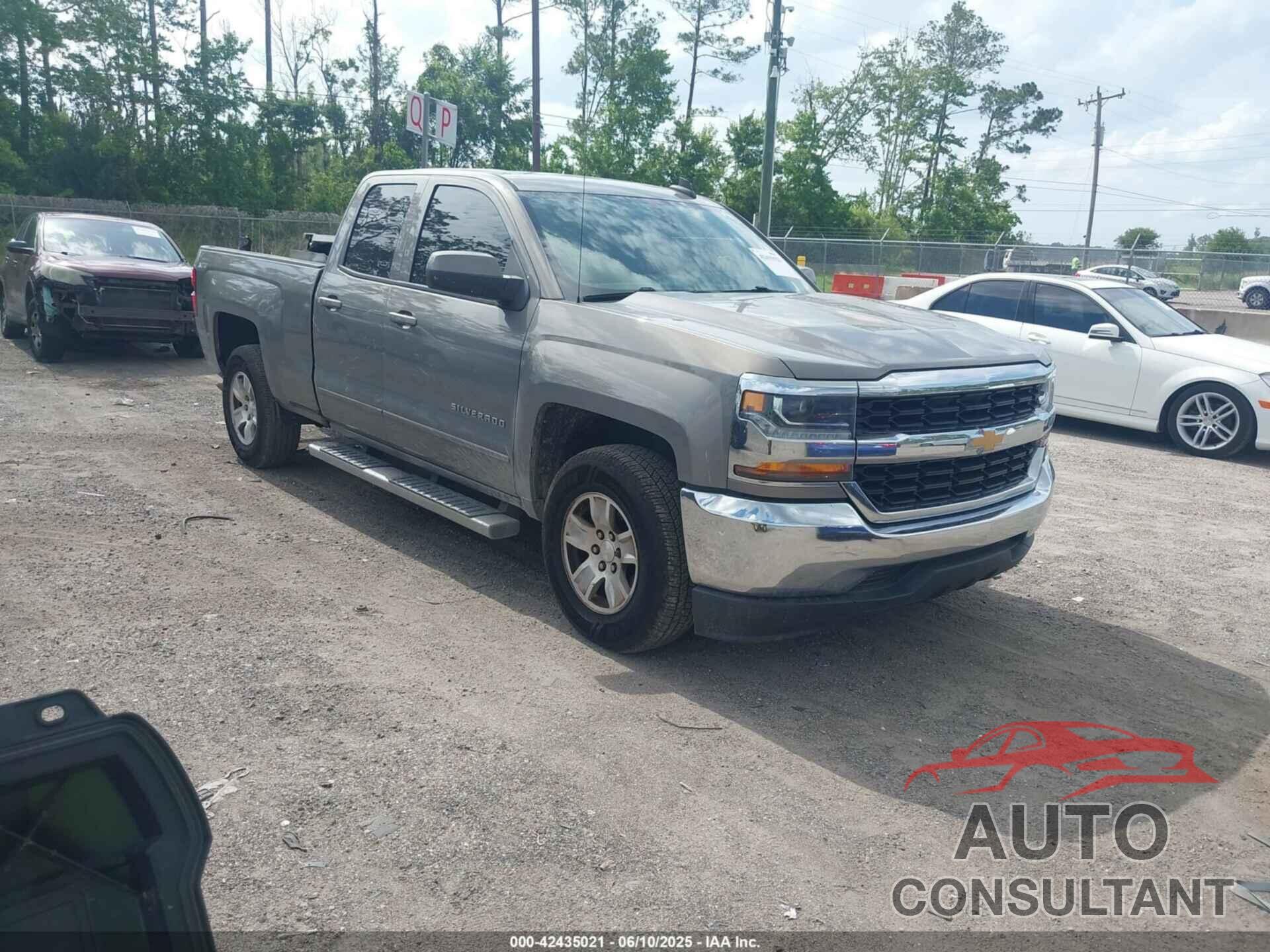 CHEVROLET SILVERADO 1500 2017 - 1GCRCREC6HZ258620