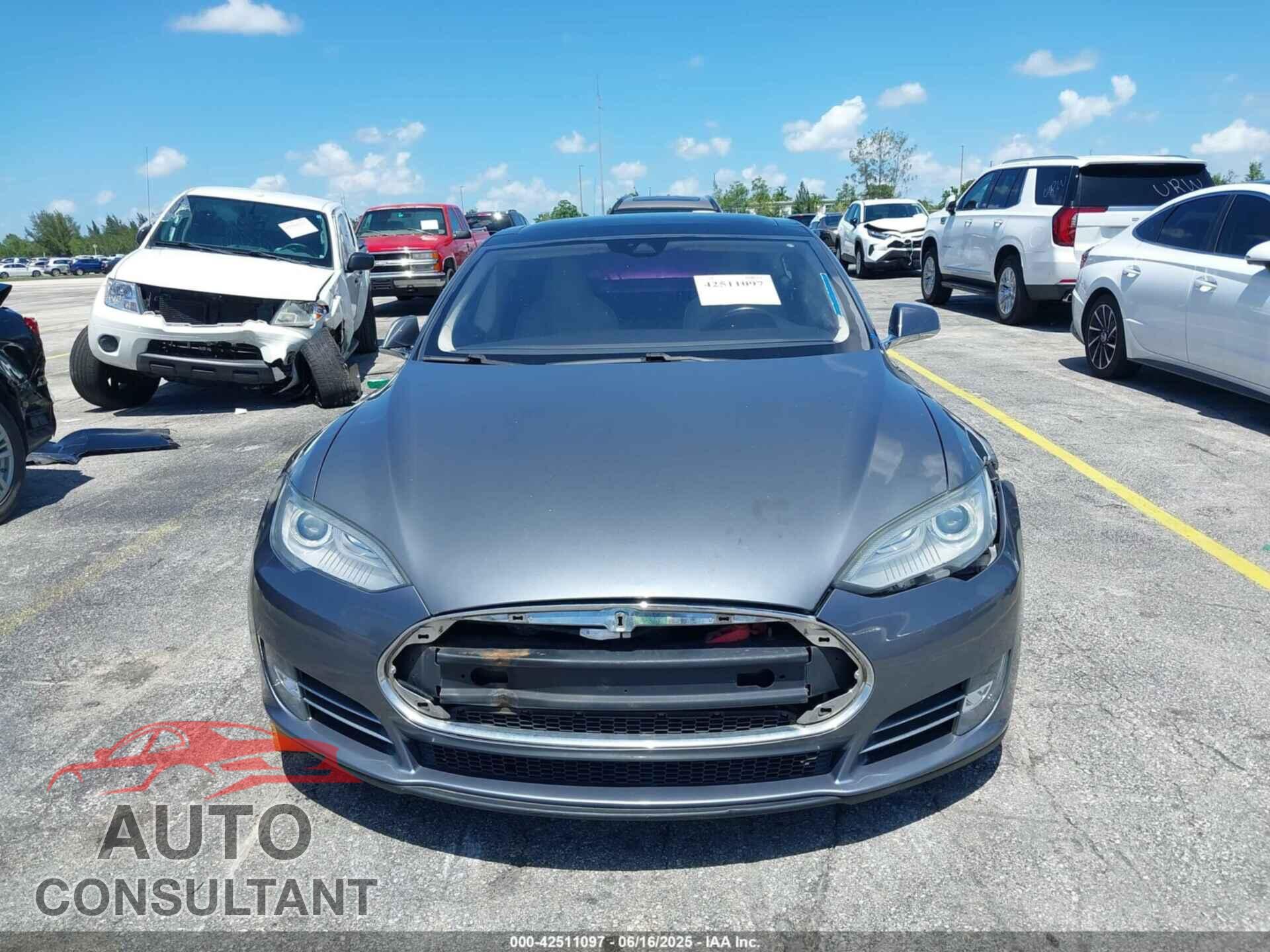 TESLA MODEL S 2013 - 5YJSA1DP9DFP06121
