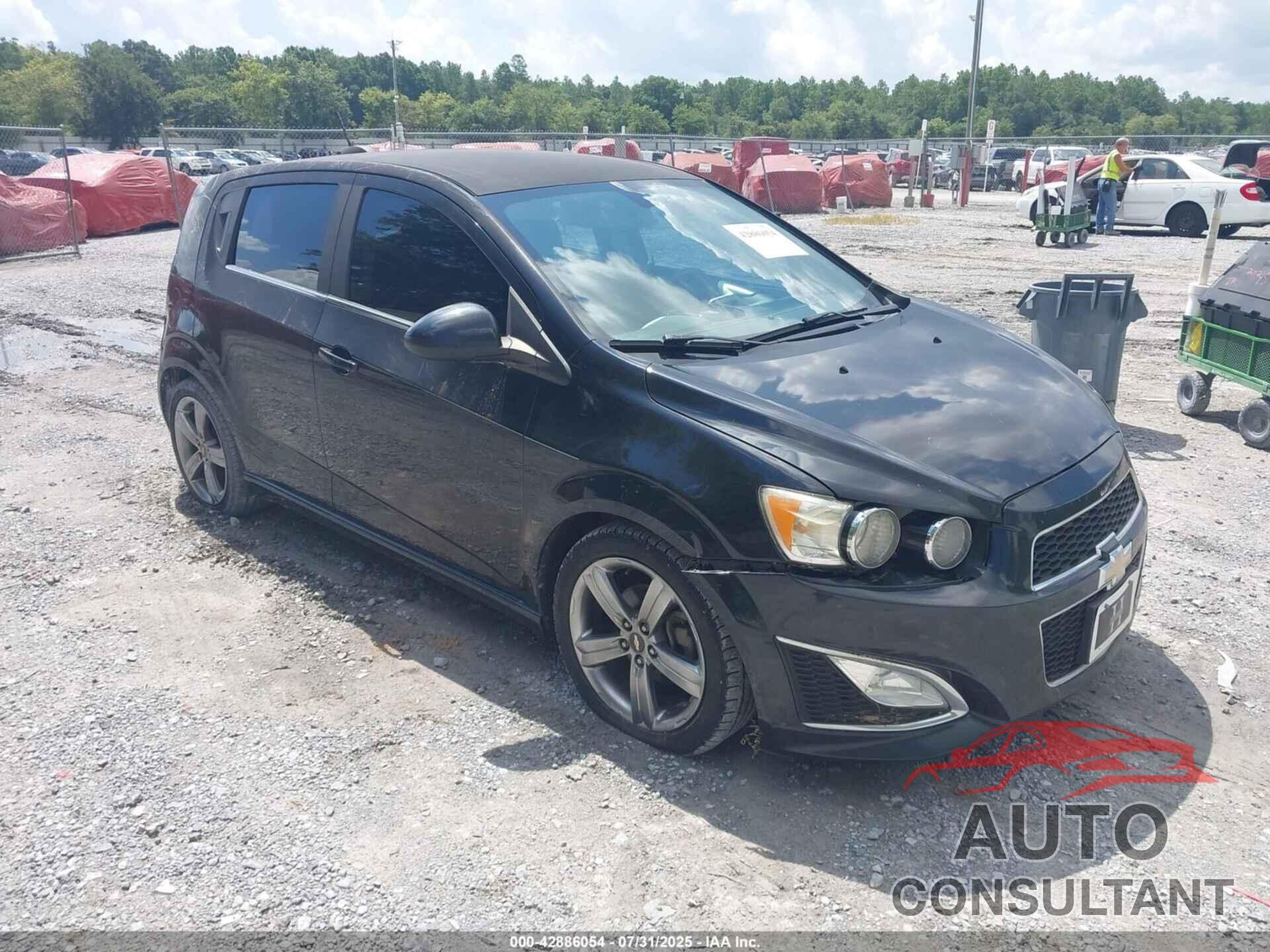 CHEVROLET SONIC 2015 - 1G1JG6SBXF4155165
