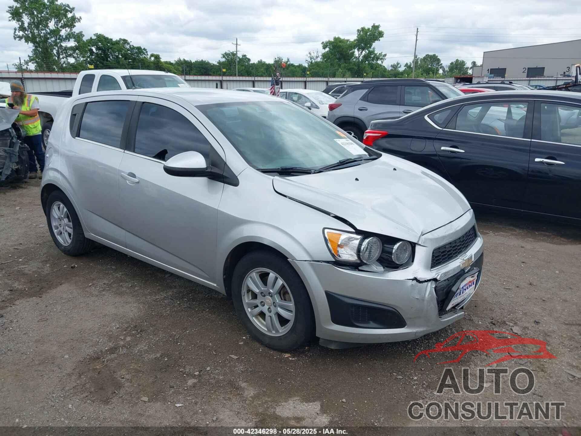 CHEVROLET SONIC 2014 - 1G1JC6SG3E4190331