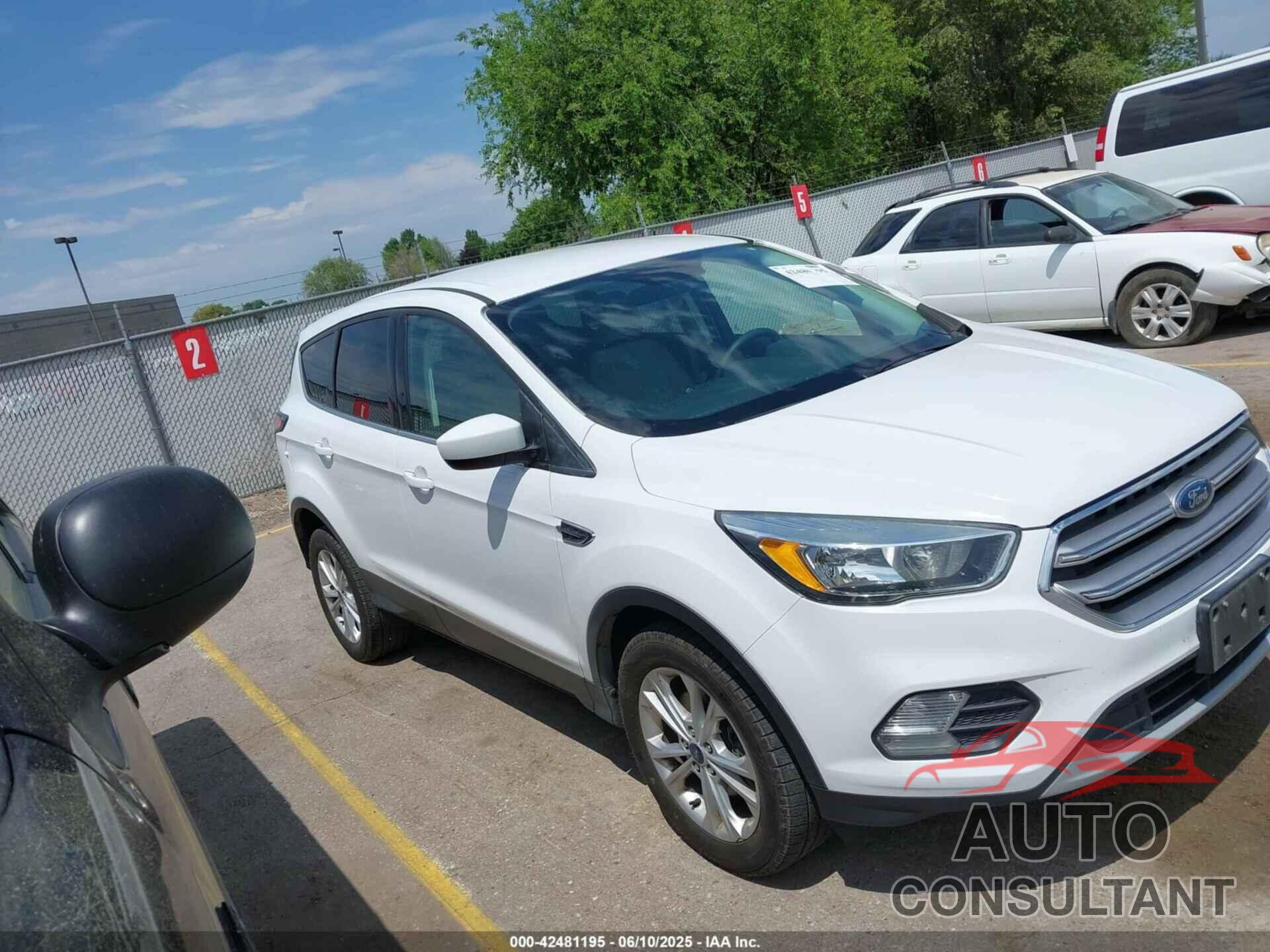FORD ESCAPE 2017 - 1FMCU9G95HUA69597