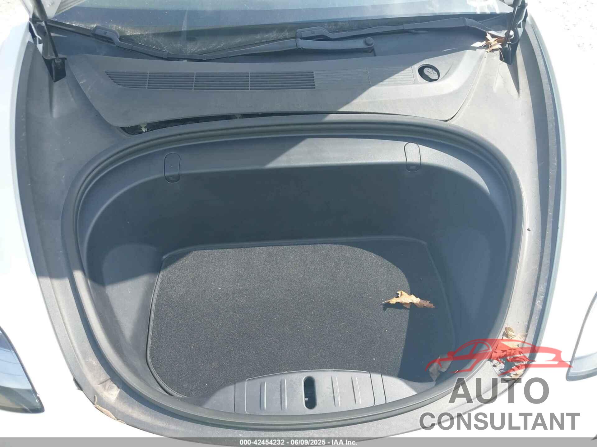 TESLA MODEL 3 2018 - 5YJ3E1EB0JF093846