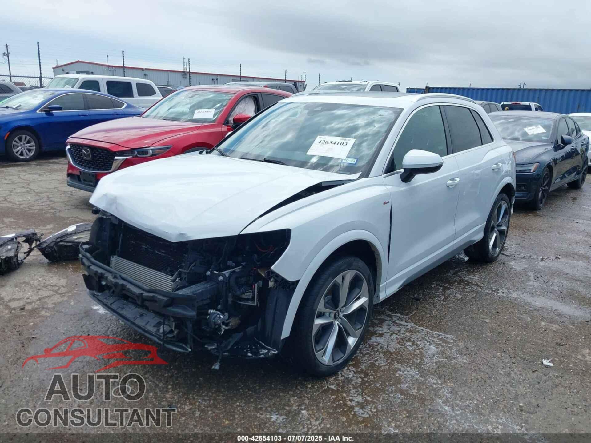 AUDI Q3 2021 - WA1DECF30M1032463