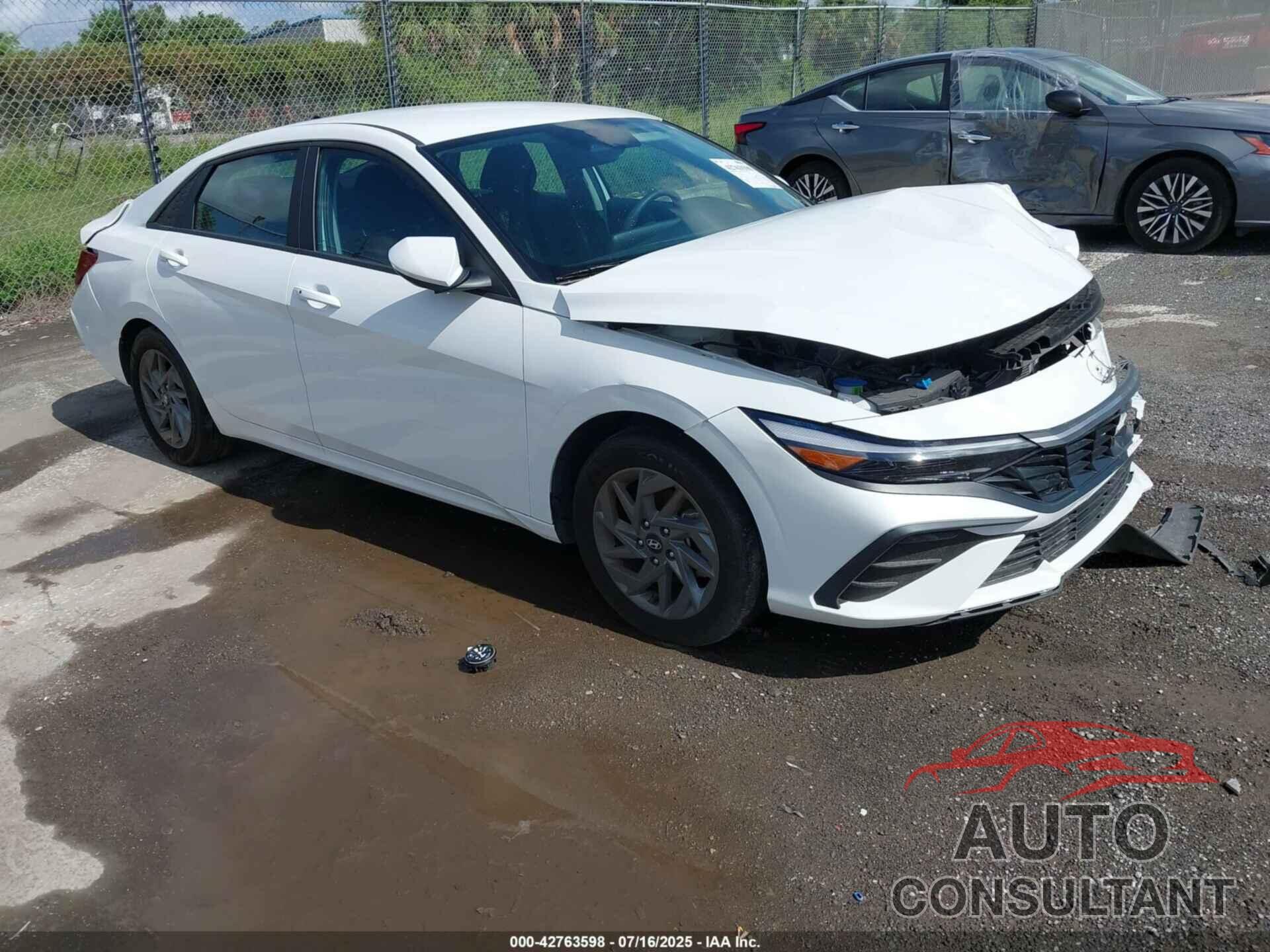 HYUNDAI ELANTRA 2024 - KMHLM4DG3RU770131