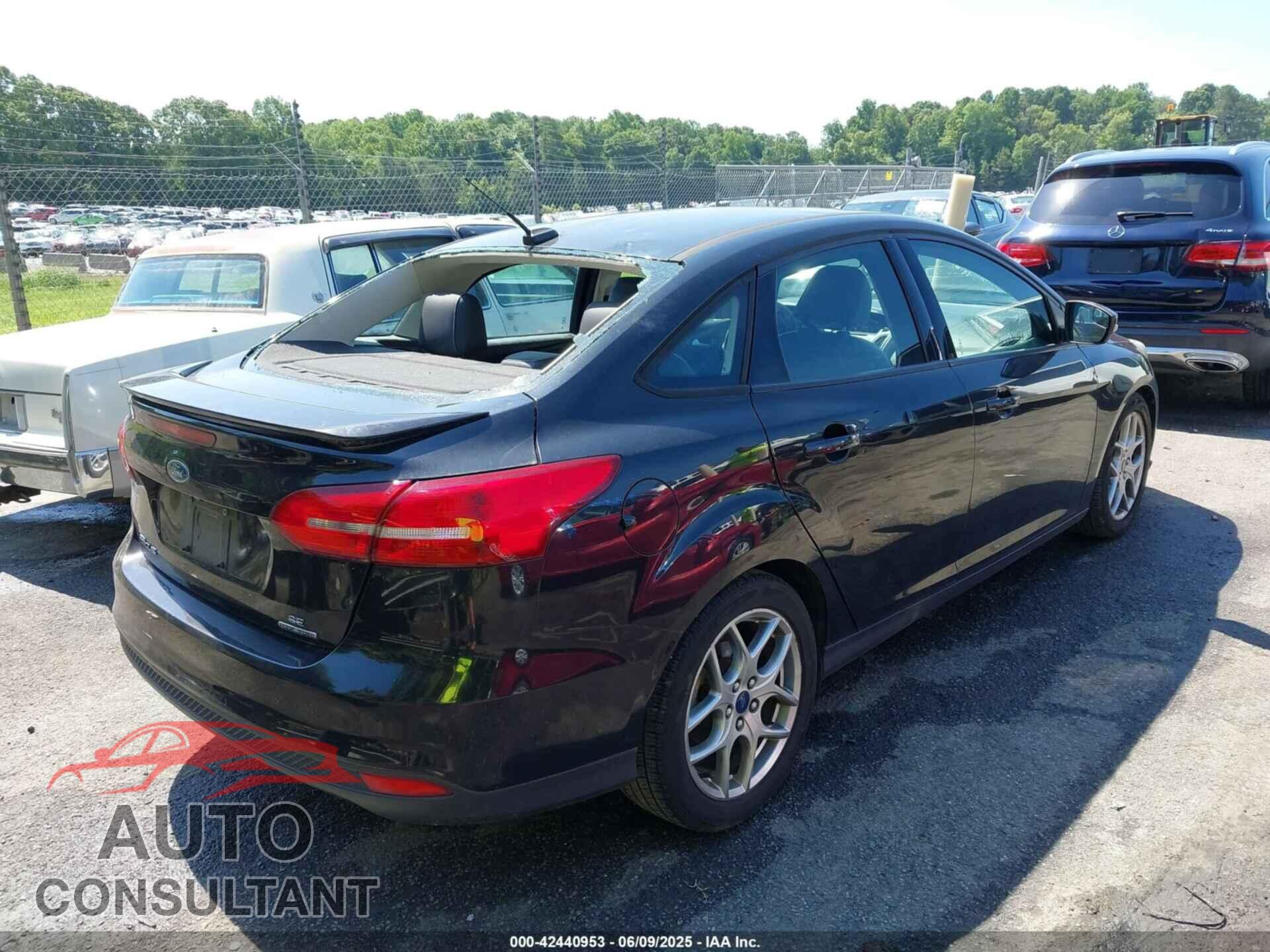FORD FOCUS 2015 - 1FADP3F26FL283668