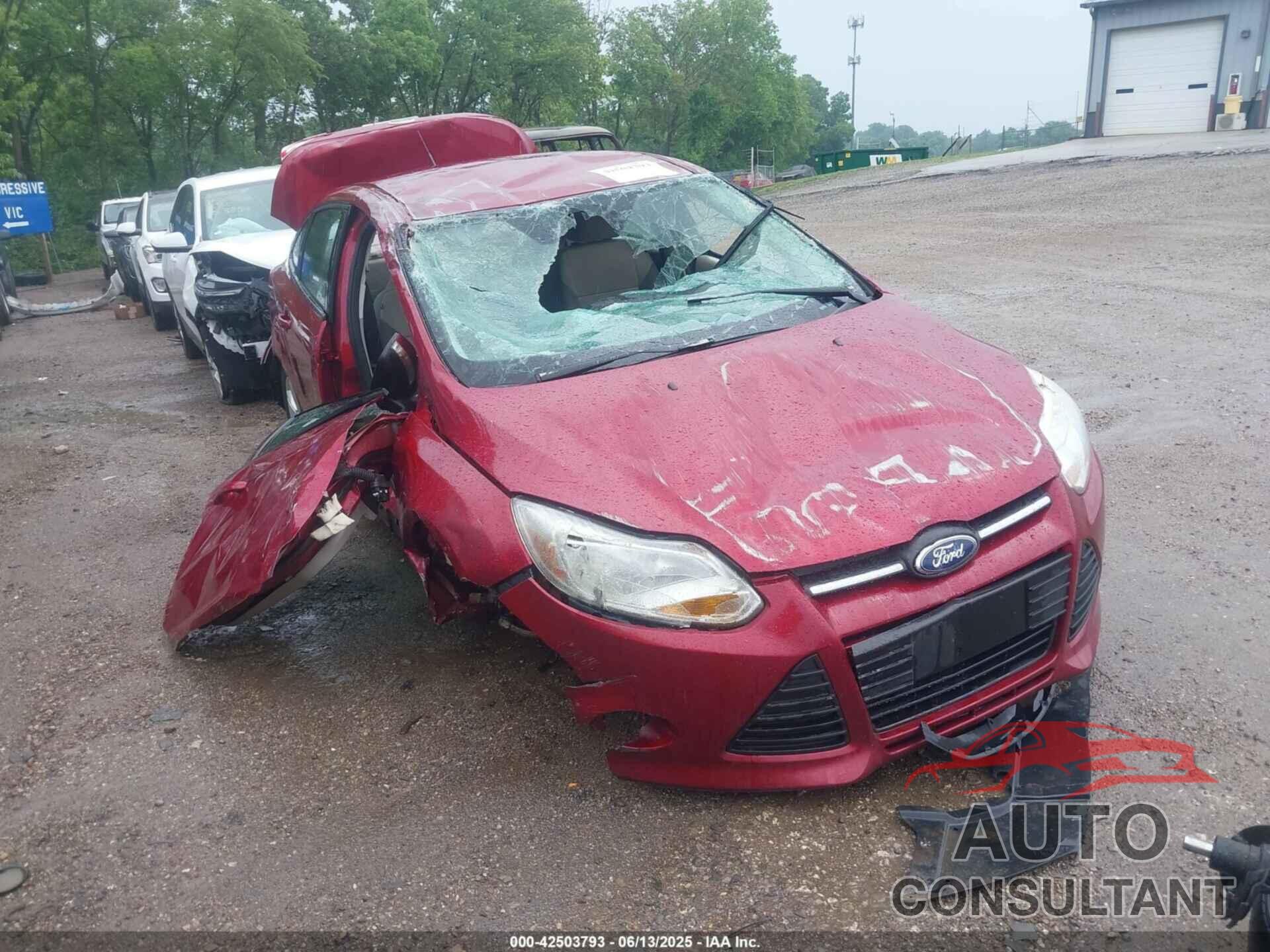 FORD FOCUS 2014 - 1FADP3F2XEL371136
