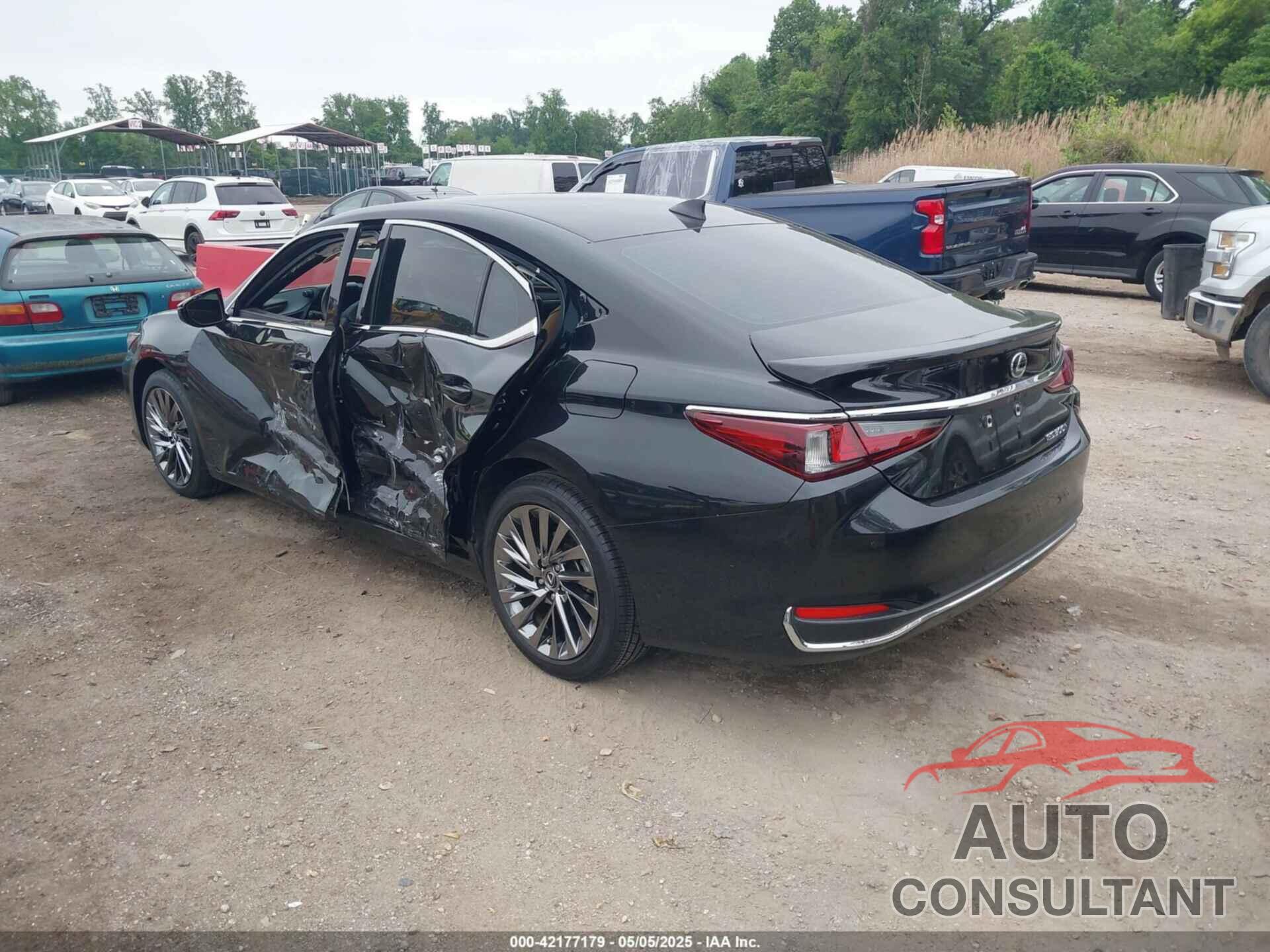 LEXUS ES 300H 2024 - 58AFA1C13RU048538