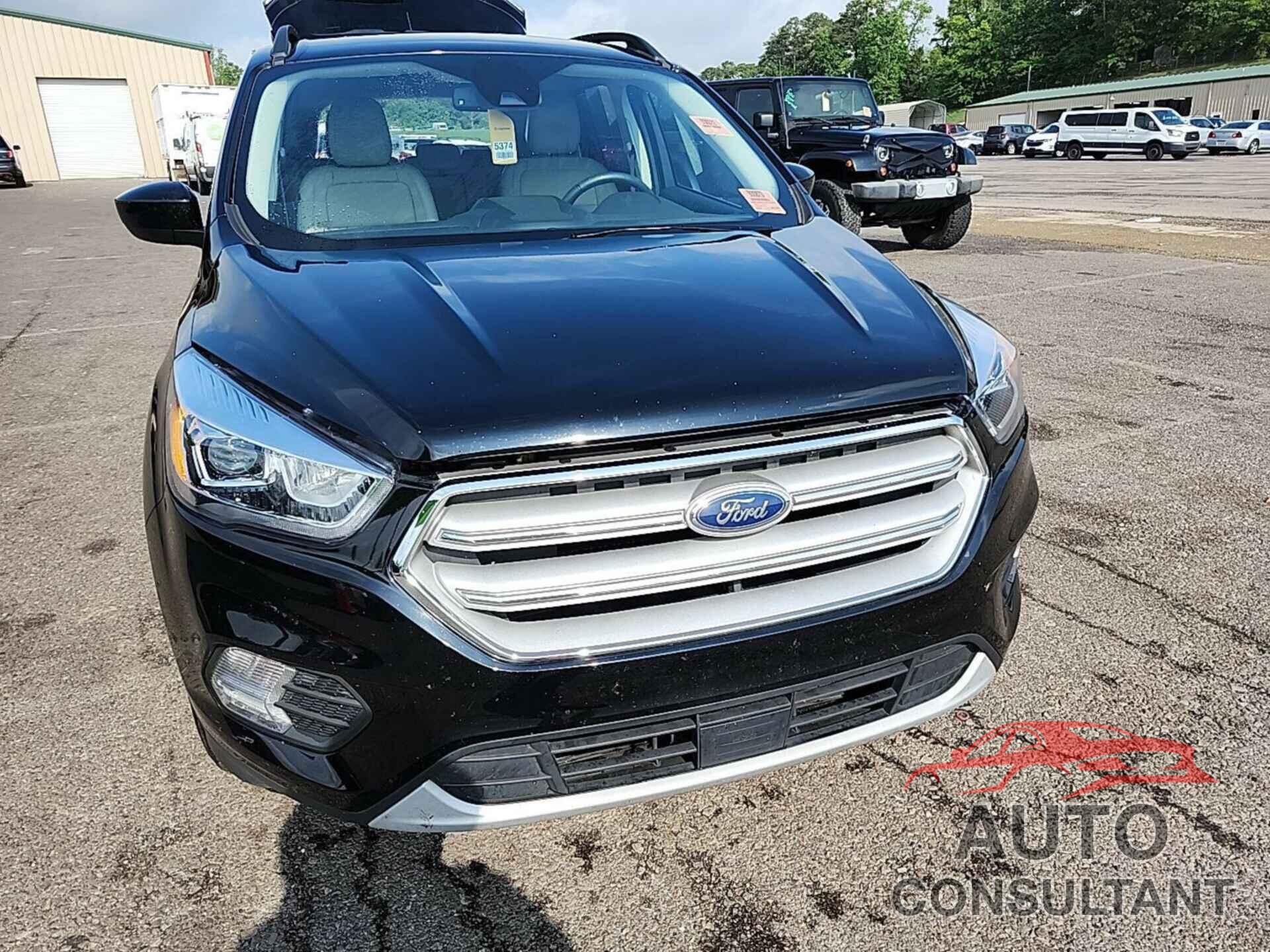 FORD ESCAPE 2018 - 1FMCU0HD5JUC20555