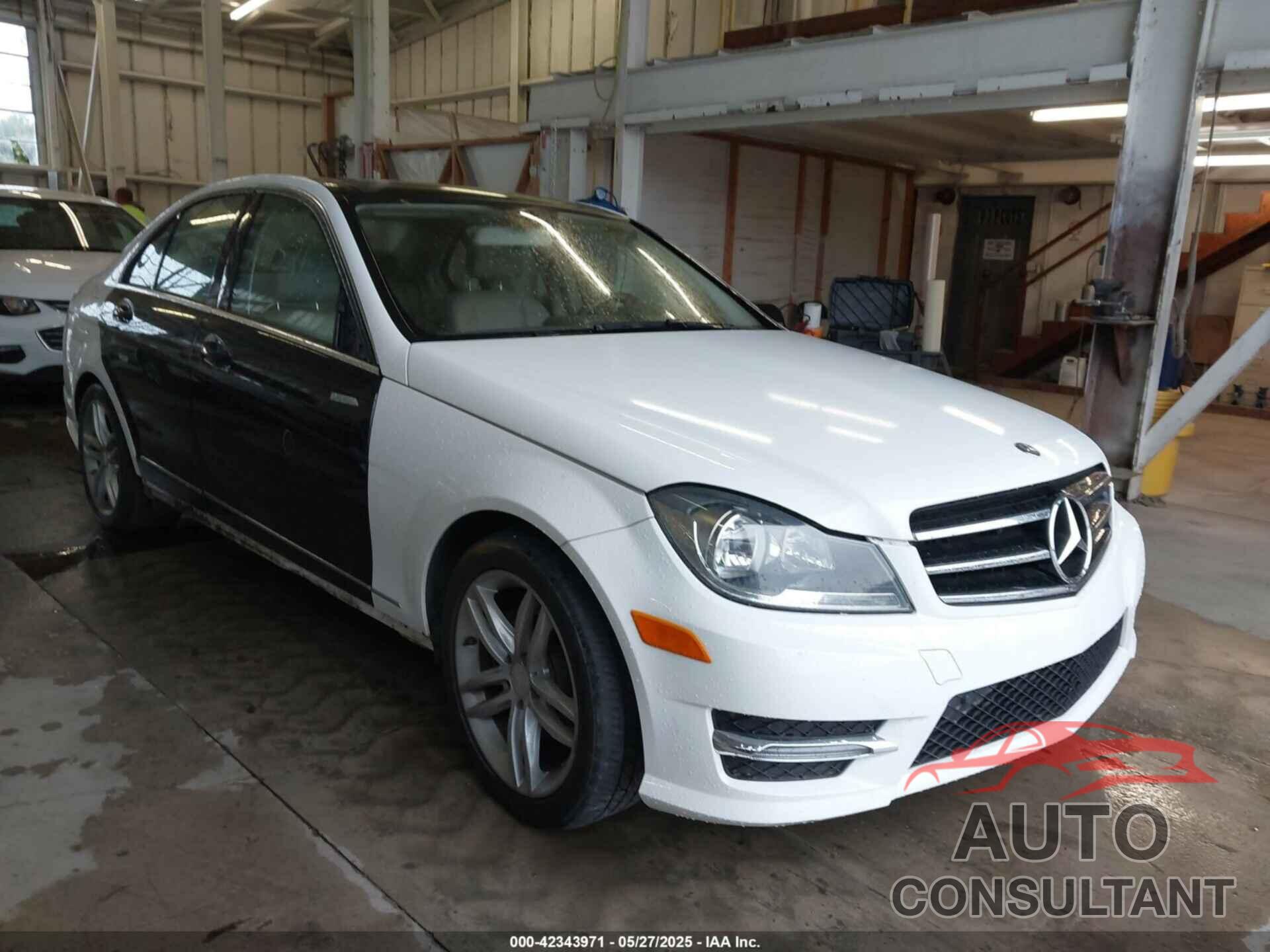 MERCEDES-BENZ C 250 2013 - WDDGF4HBXDA839380