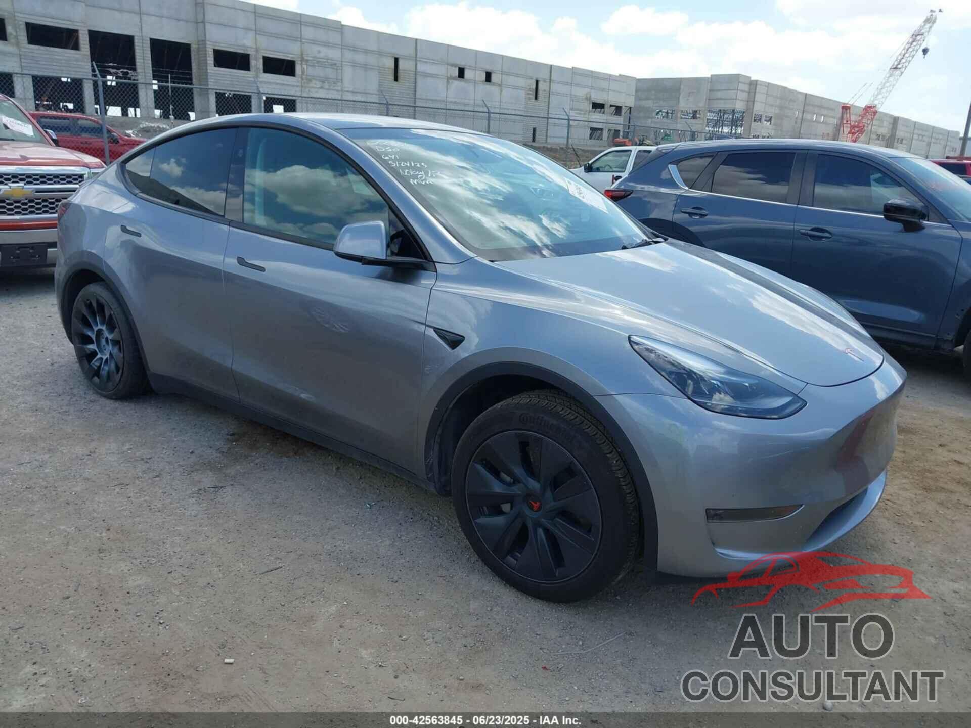 TESLA MODEL Y 2024 - 7SAYGDED6RA326837