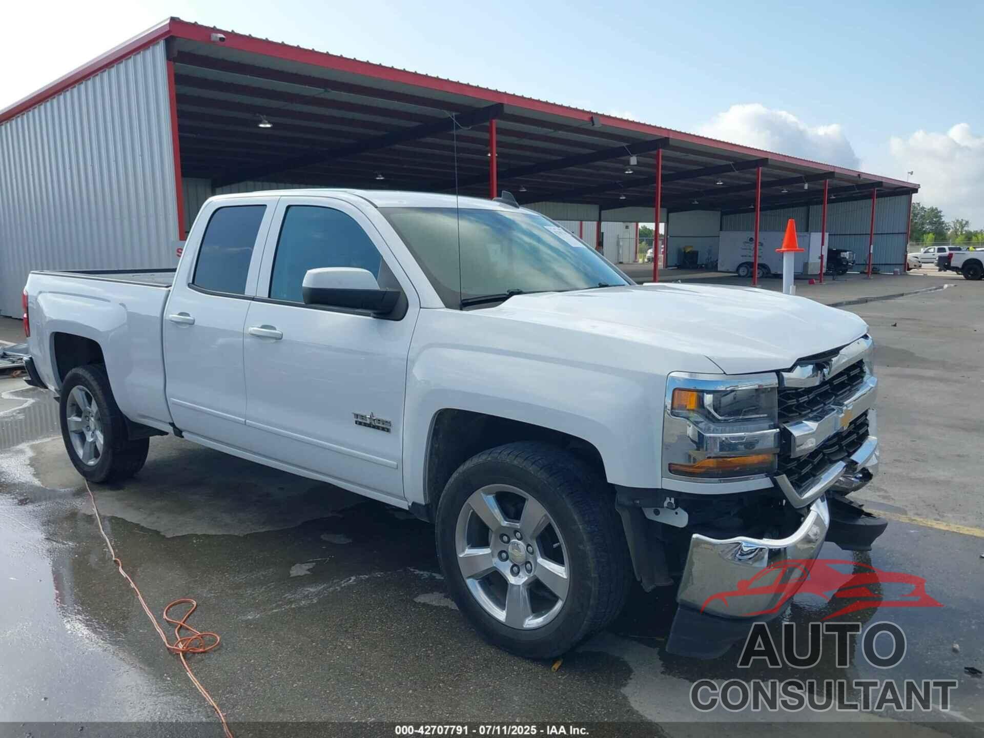 CHEVROLET SILVERADO 1500 2018 - 1GCRCREC8JZ322937