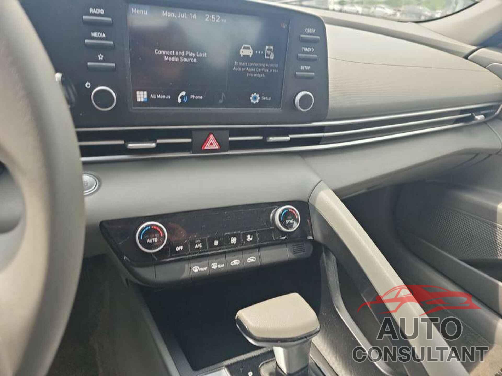 HYUNDAI ELANTRA 2023 - 5NPLM4AG4PH112138