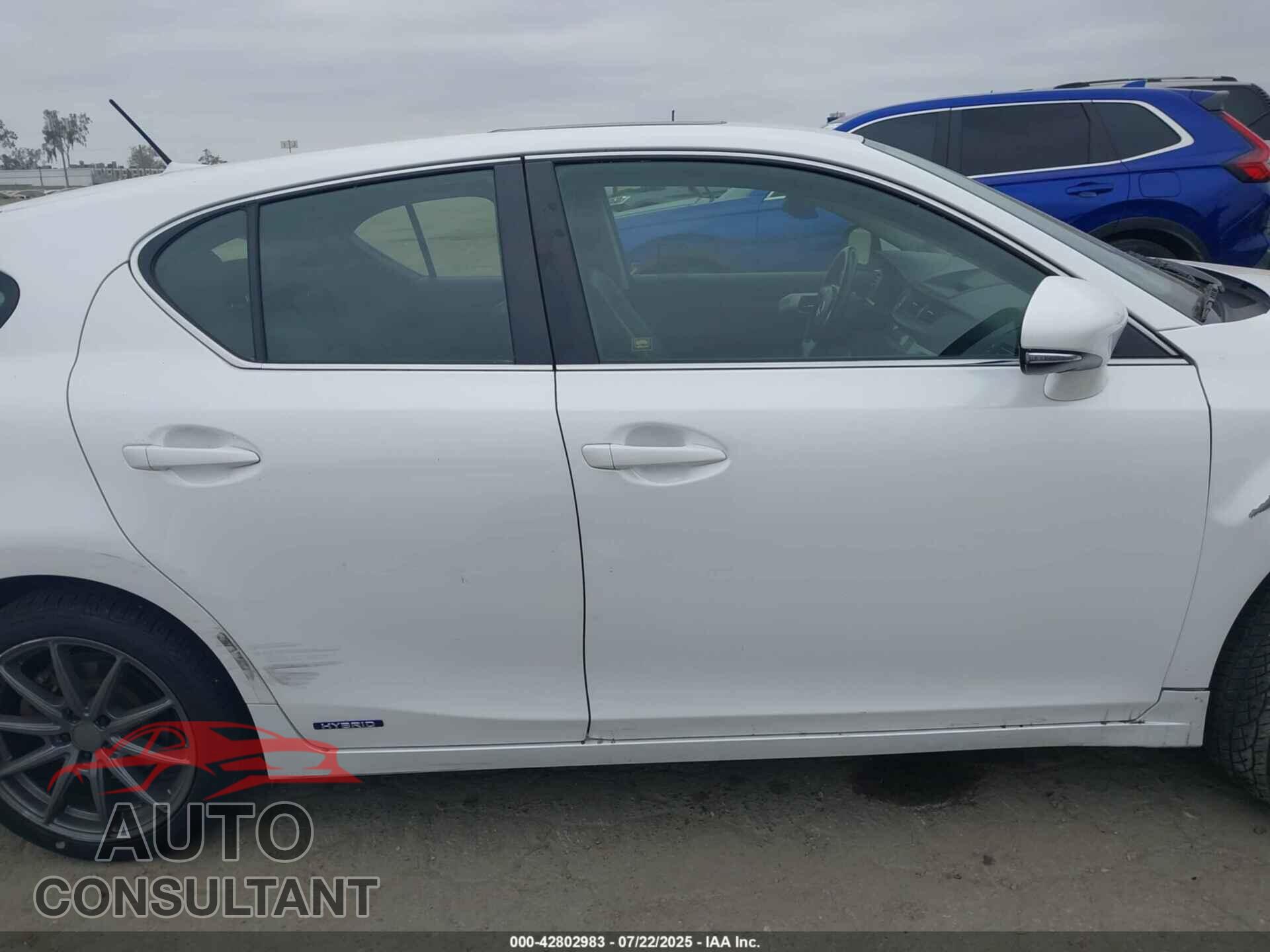 LEXUS CT 200H 2011 - JTHKD5BH2B2041037