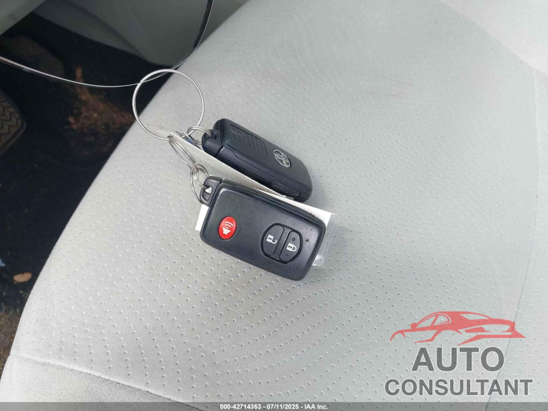 TOYOTA PRIUS 2013 - JTDKN3DU5D1676887
