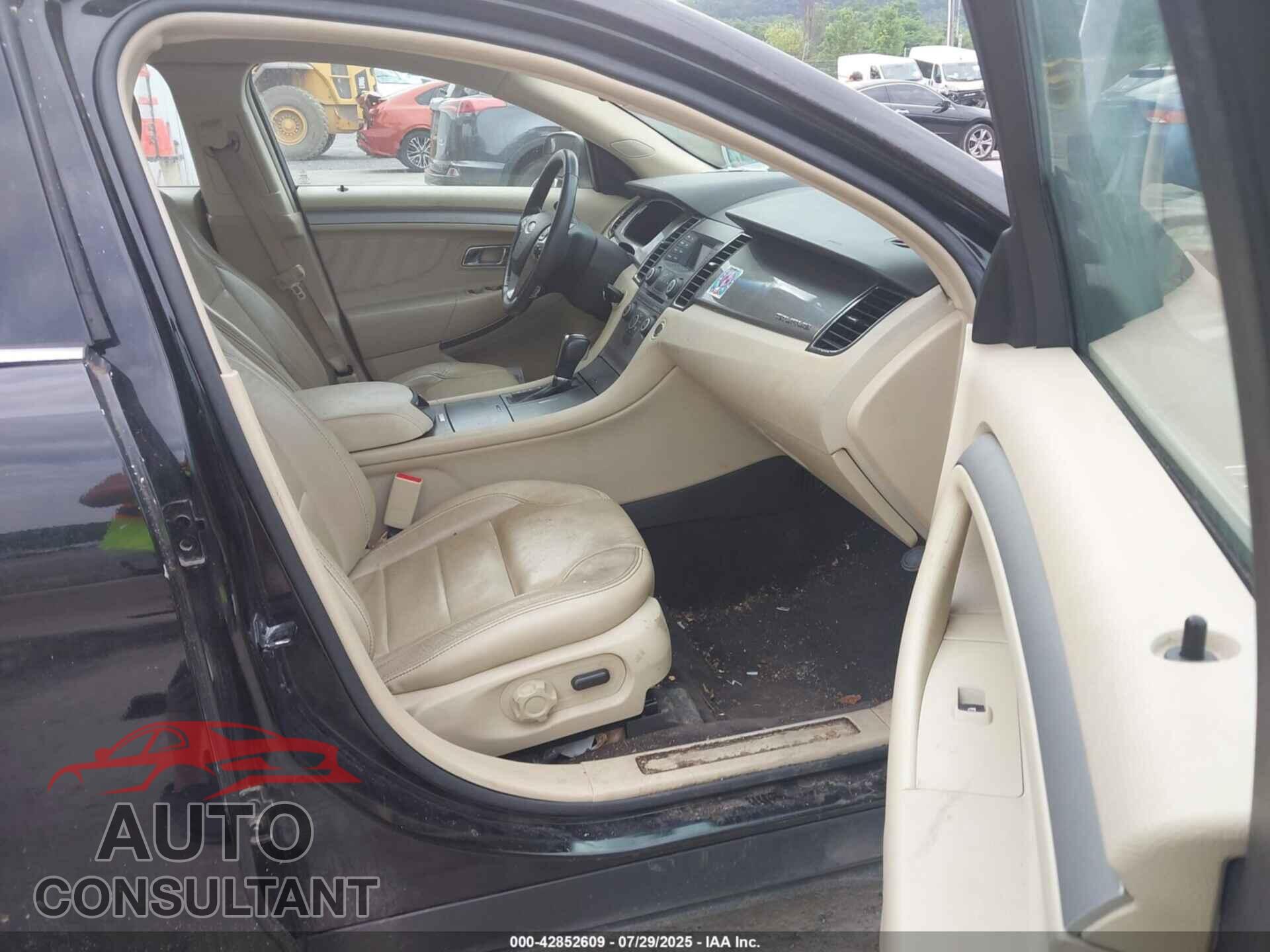 FORD TAURUS 2017 - 1FAHP2E87HG146459