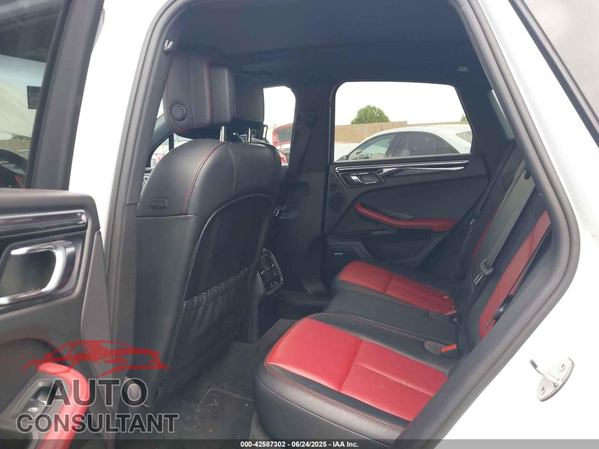 PORSCHE MACAN 2016 - WP1AB2A52GLB45696