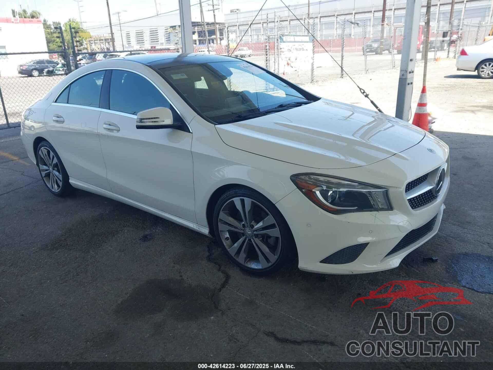 MERCEDES-BENZ CLA 250 2015 - WDDSJ4EB8FN199825
