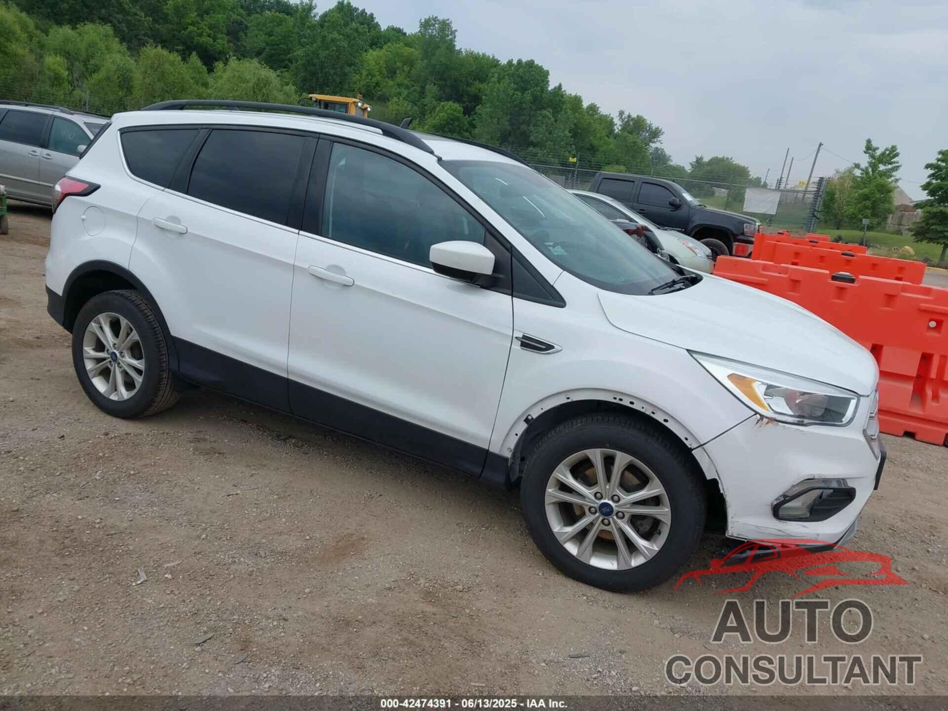 FORD ESCAPE 2018 - 1FMCU0GDXJUD34584
