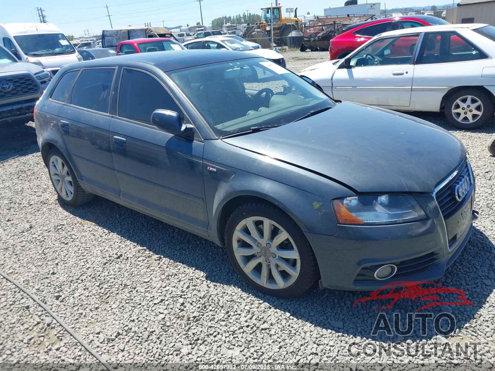 AUDI A3 2011 - WAUBEAFM8BA033087