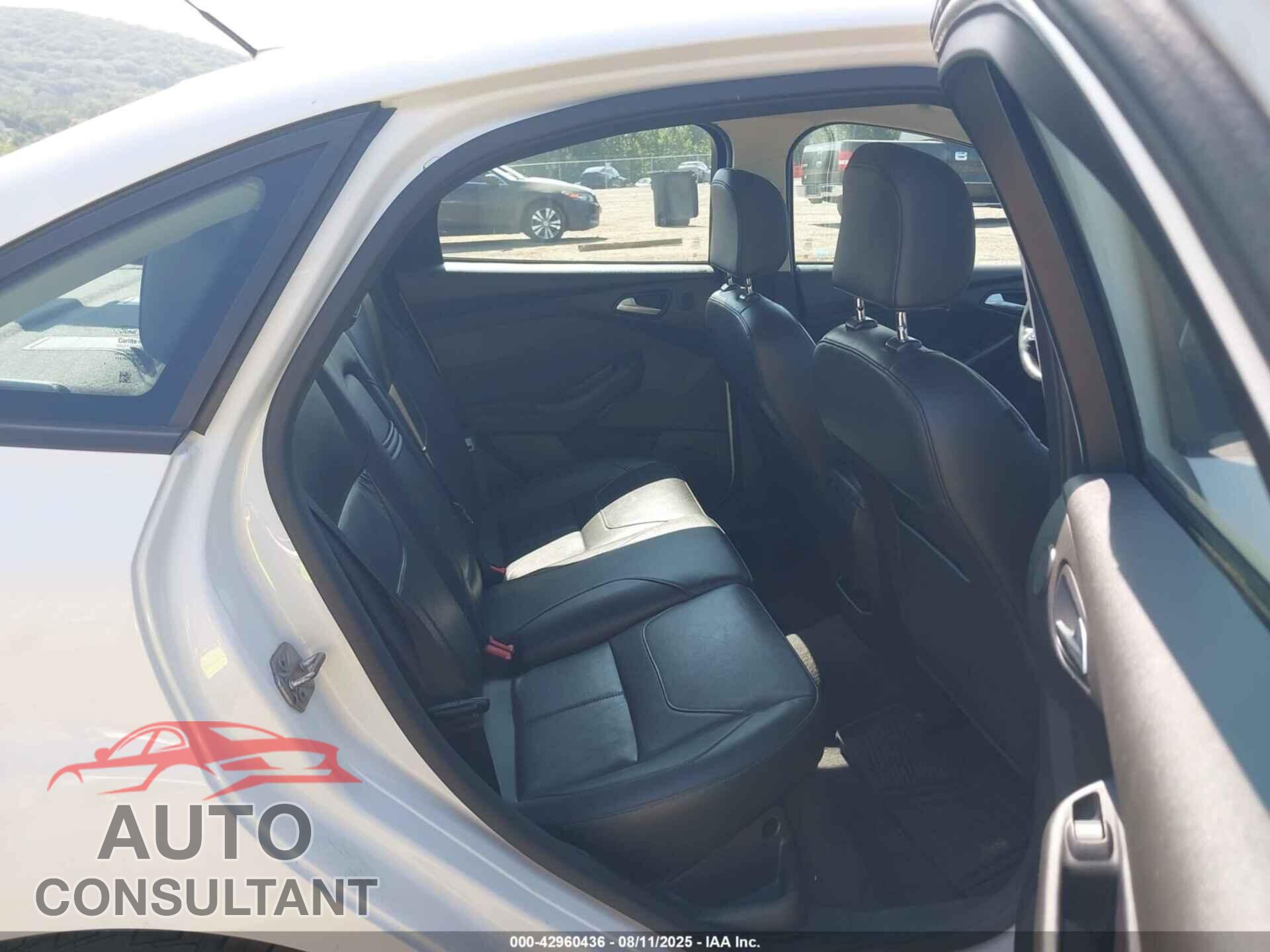 FORD FOCUS 2016 - 1FADP3F24GL349961