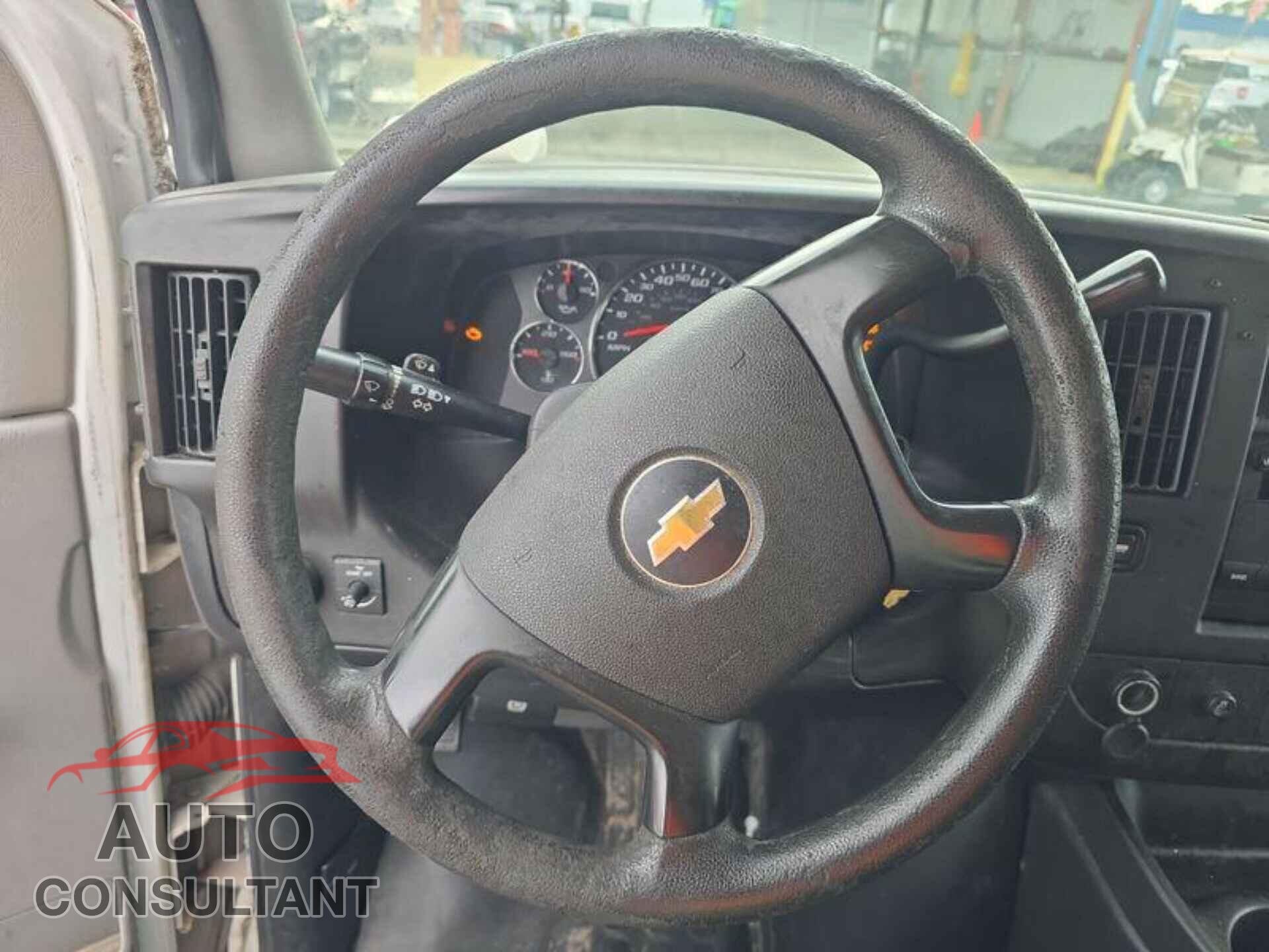 CHEVROLET EXPRESS G1500 2013 - 1GCSGAFX2D1160654