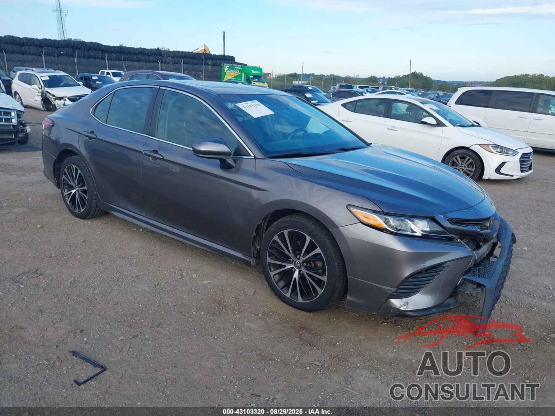 TOYOTA CAMRY 2018 - 4T1B11HK5JU571748