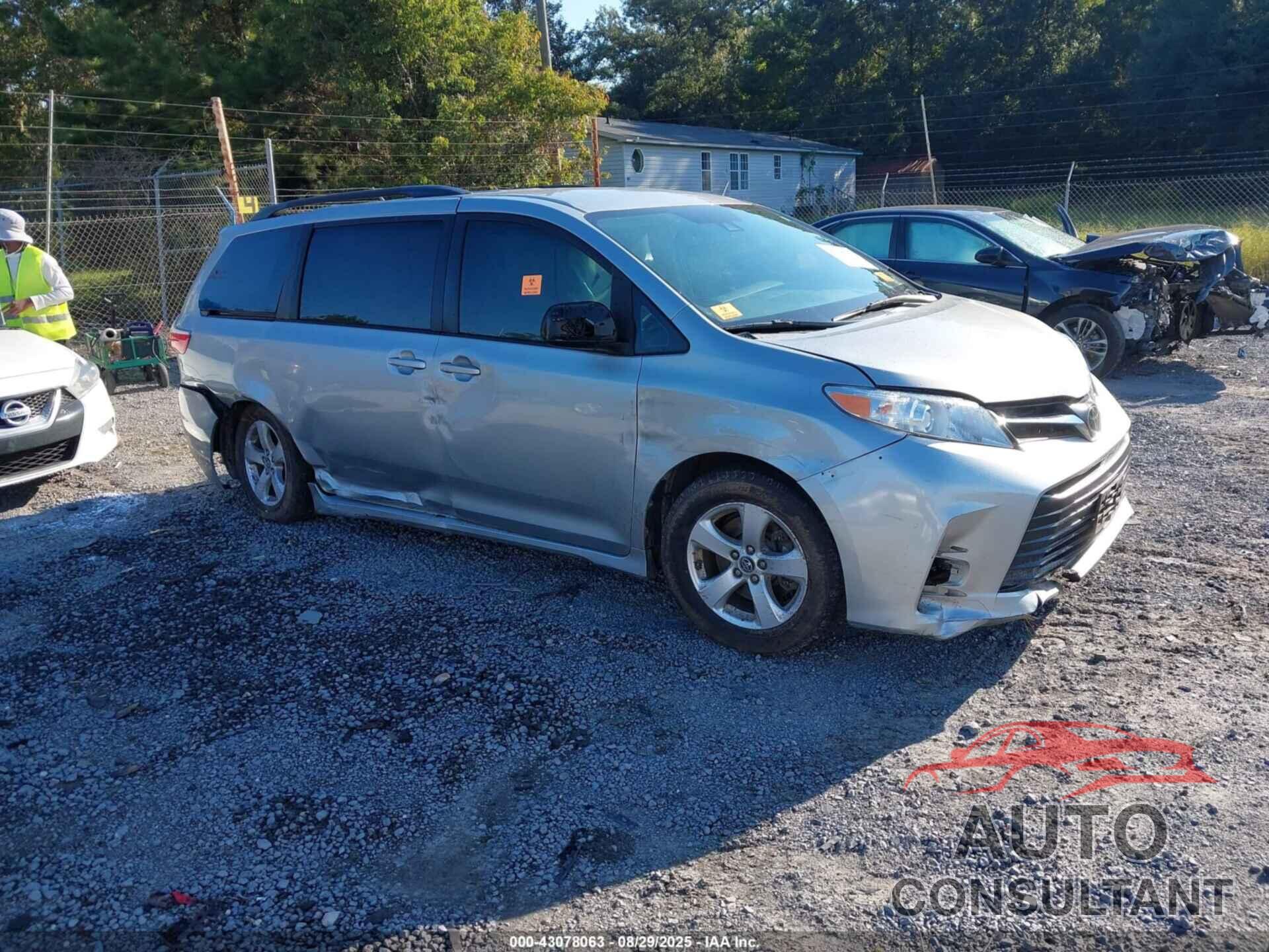 TOYOTA SIENNA 2019 - 5TDKZ3DC6KS979141