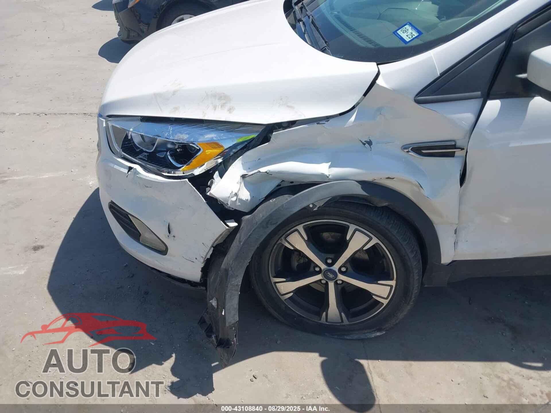 FORD ESCAPE 2018 - 1FMCU0HD7JUD04327