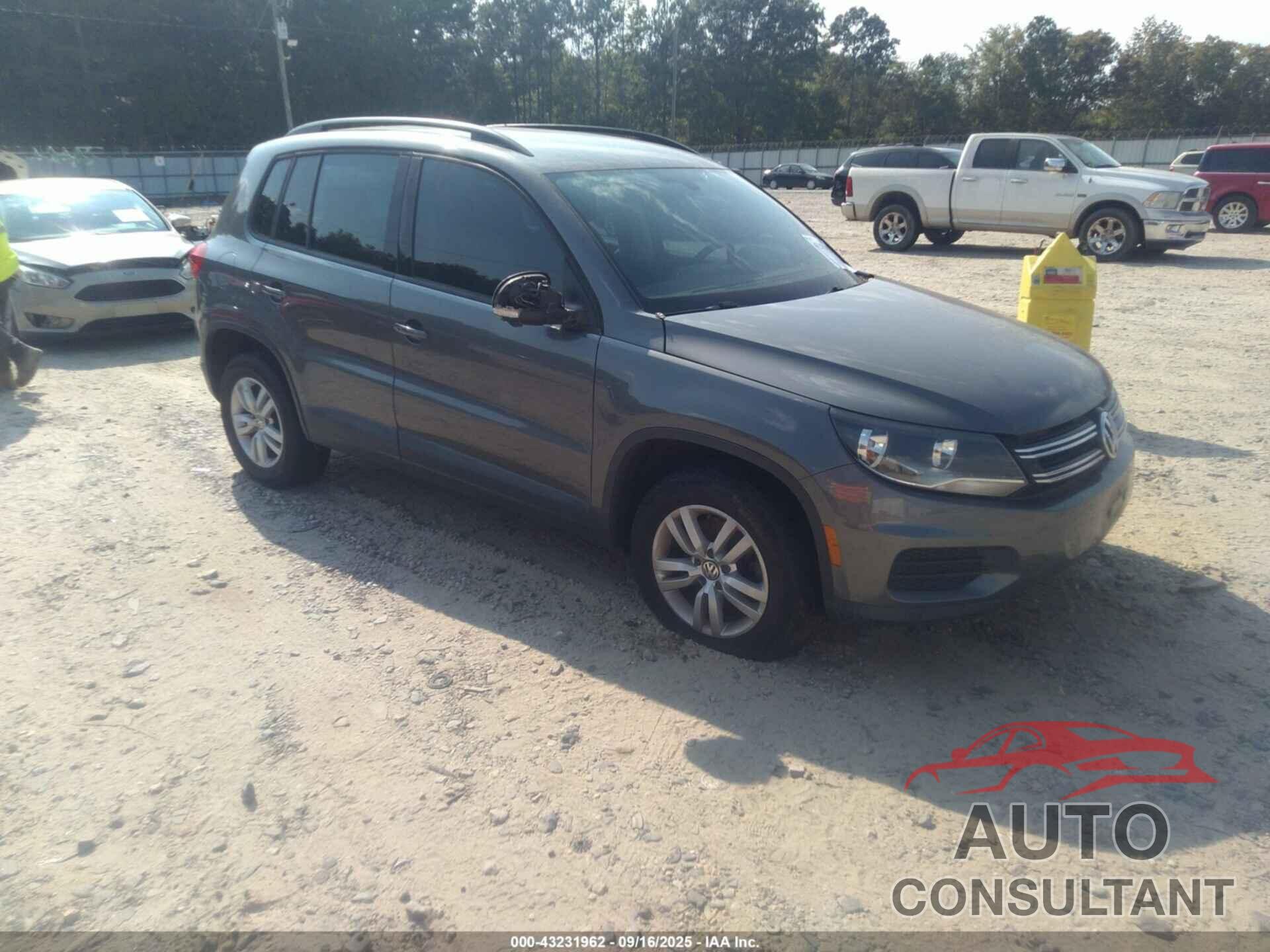 VOLKSWAGEN TIGUAN 2016 - WVGBV7AX4GW576465