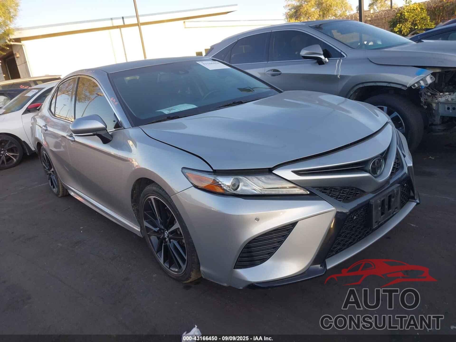 TOYOTA CAMRY 2018 - 4T1B61HK9JU026007