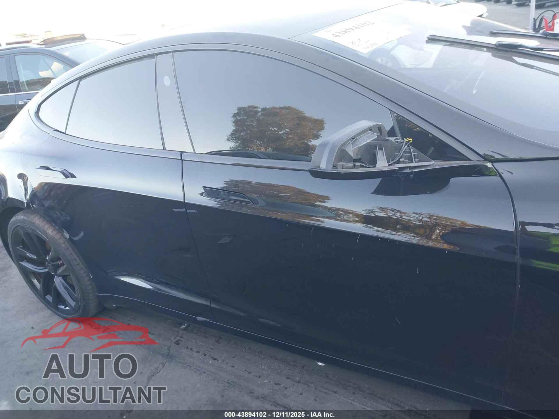 TESLA MODEL S 2022 - 5YJSA1E60NF483183