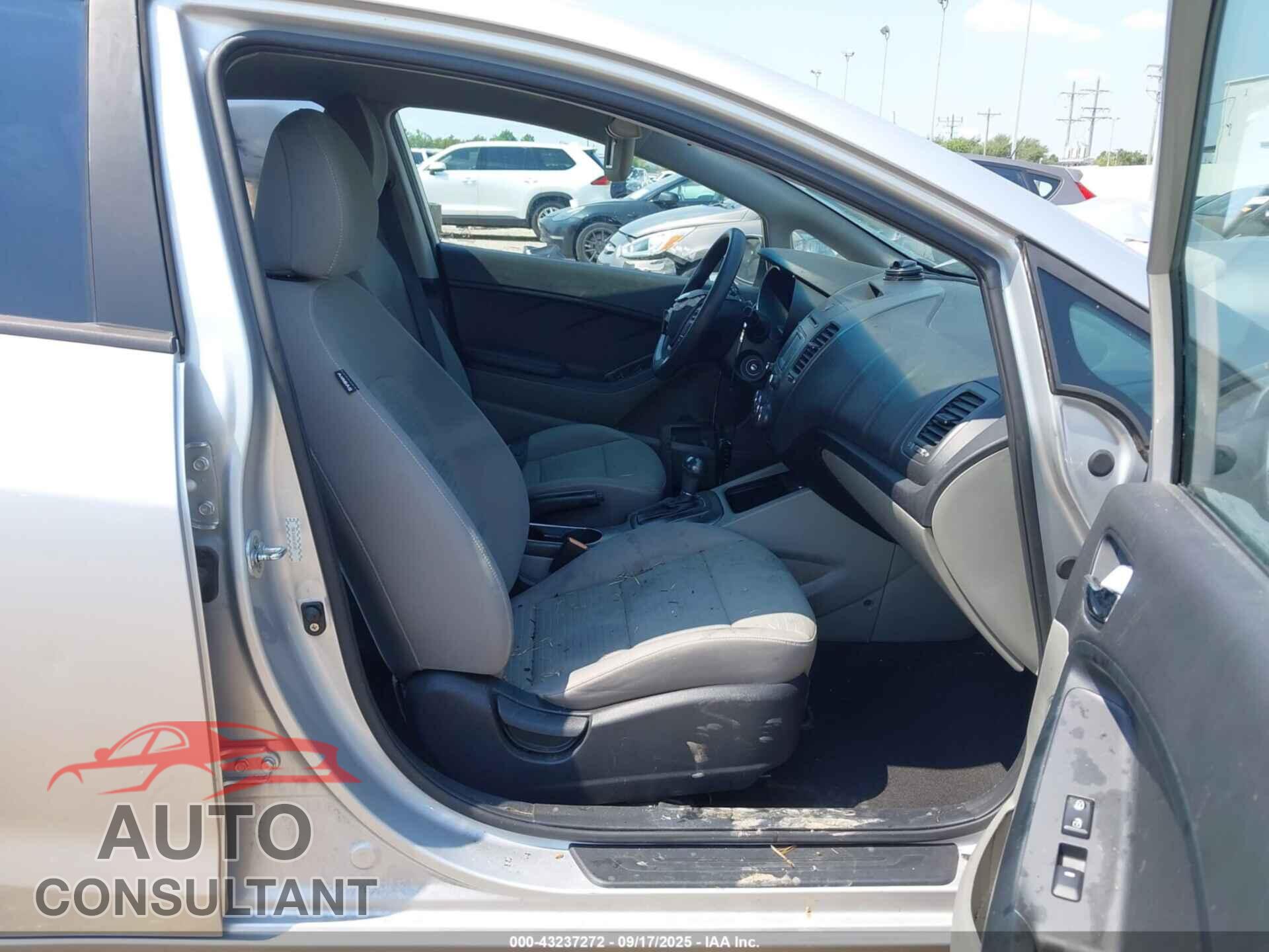 KIA FORTE 2016 - KNAFX4A66G5481401