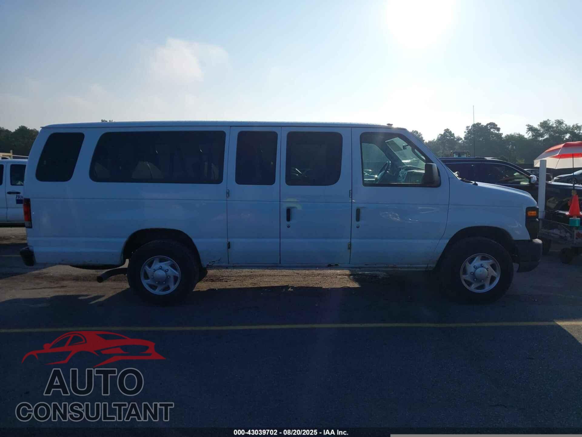 FORD E-350 SUPER DUTY 2011 - 1FBSS3BL7BDB07848