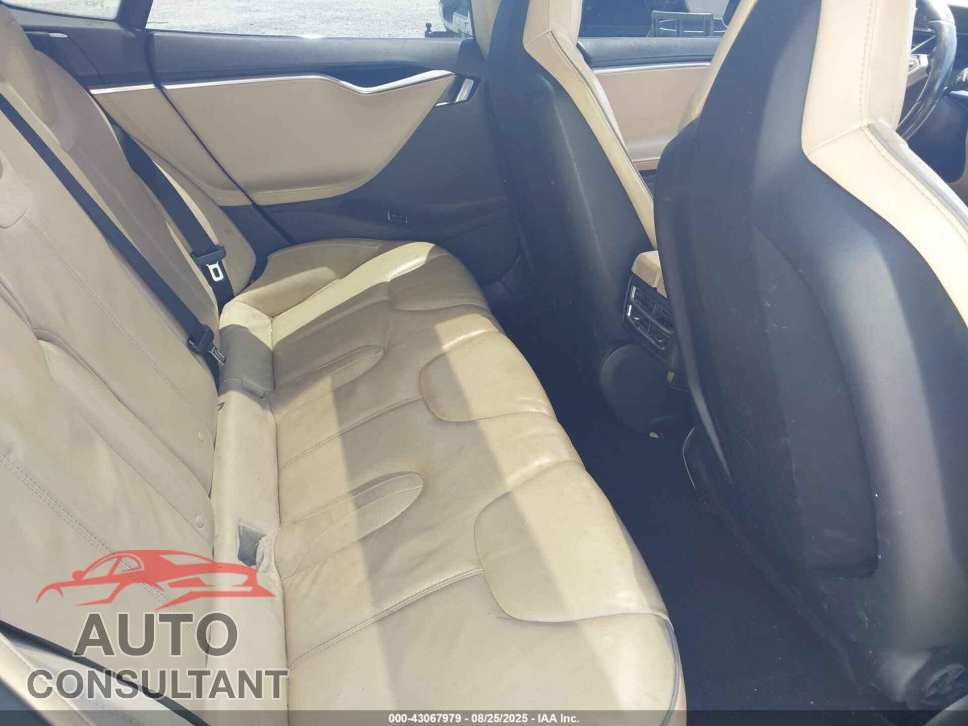 TESLA MODEL S 2013 - 5YJSA1DP8DFP06434