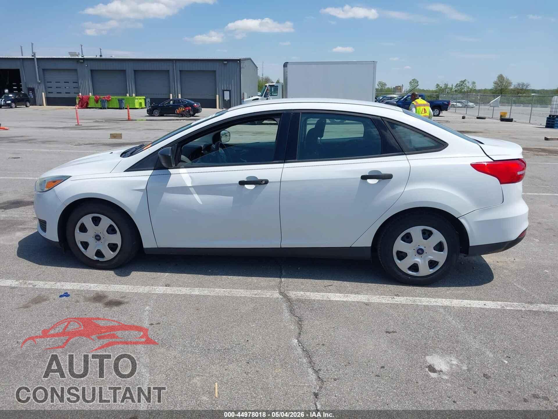FORD FOCUS 2016 - 1FADP3E20GL285290